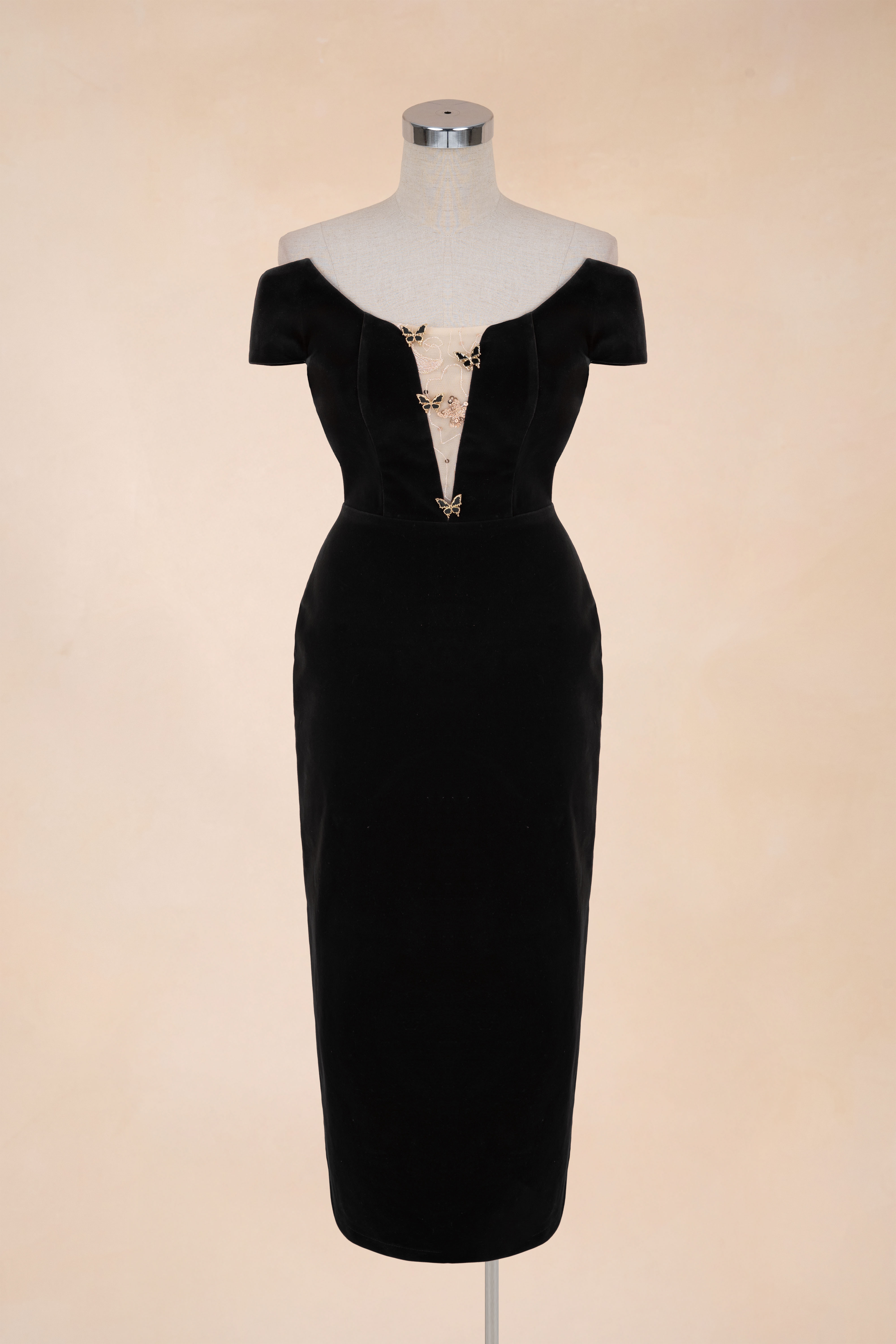 Đầm Bút Chì Trễ Vai Tag Bướm_thumbnail_4