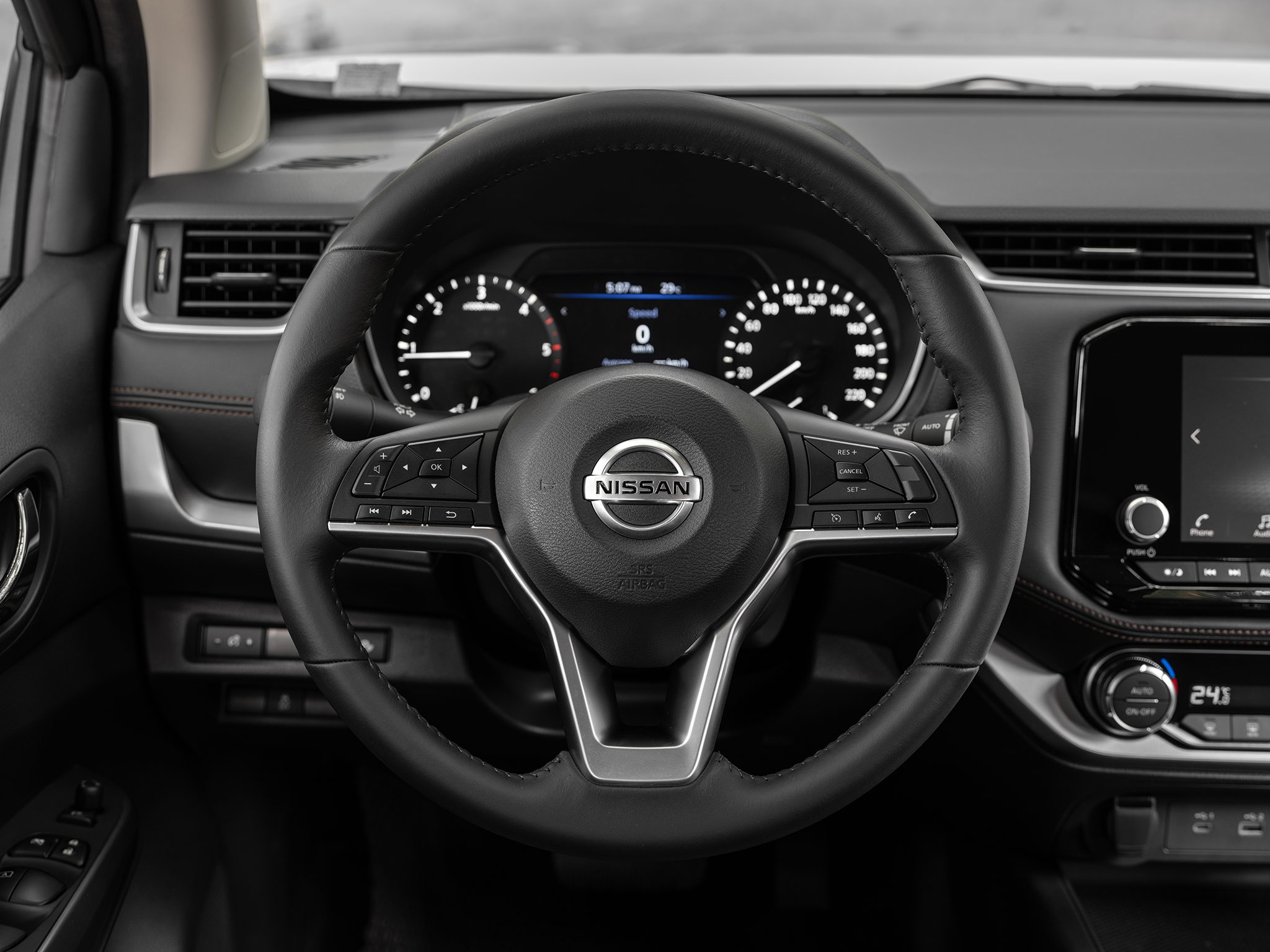 Nissan Navara PRO-4X_thumbnail_7