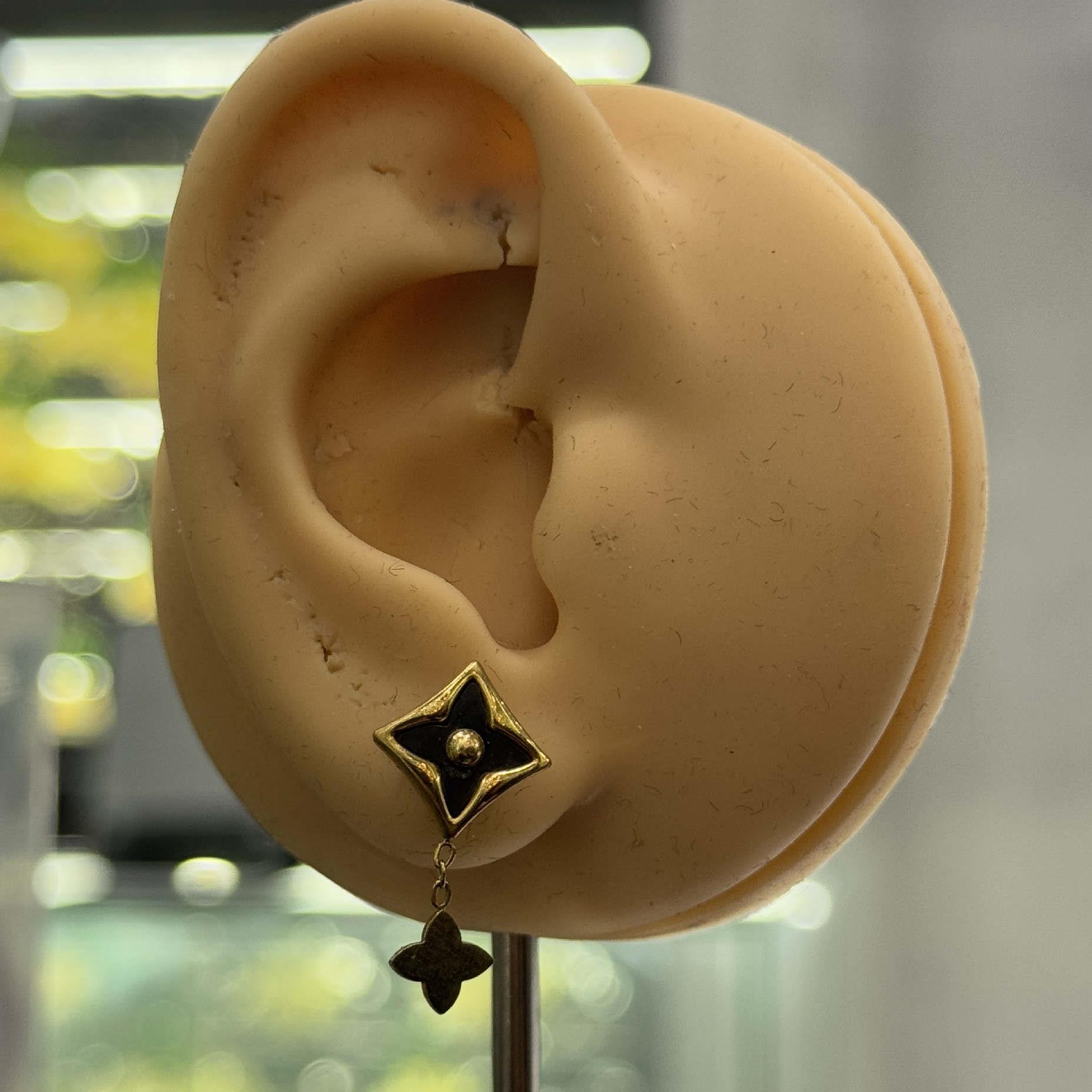 khuyên kiểu cặp titan vàng hoa đen rơi charm tròn vuông_thumbnail_2