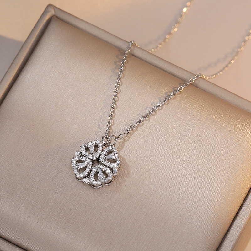 Set Vòng tay nữ Butterfly charm Bướm Vàng 18k đính đá + Dây chuyền Cỏ bốn lá trái tim đính đá_thumbnail_20