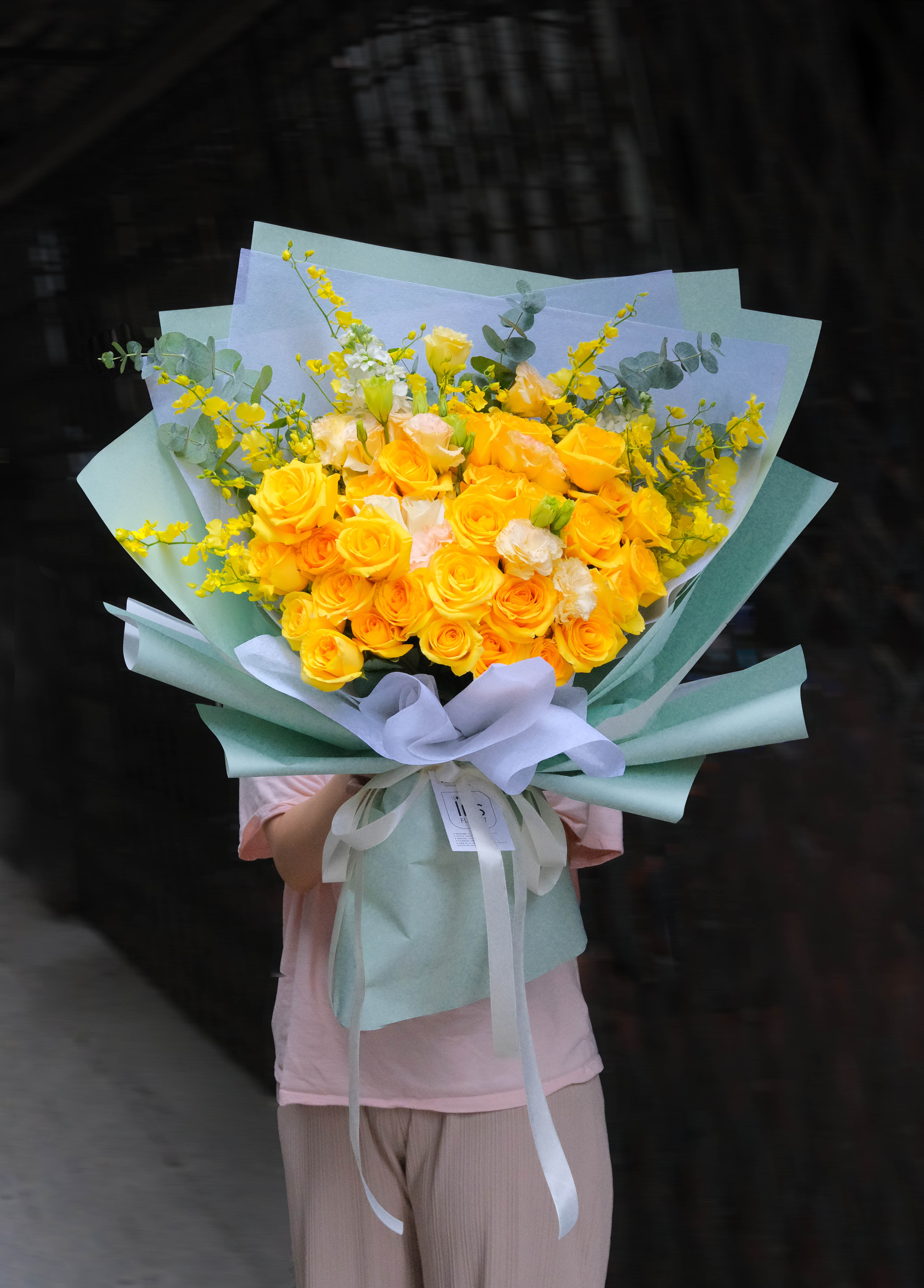 Bó hoa Lan Vũ Nữ mix tone Vàng trắng