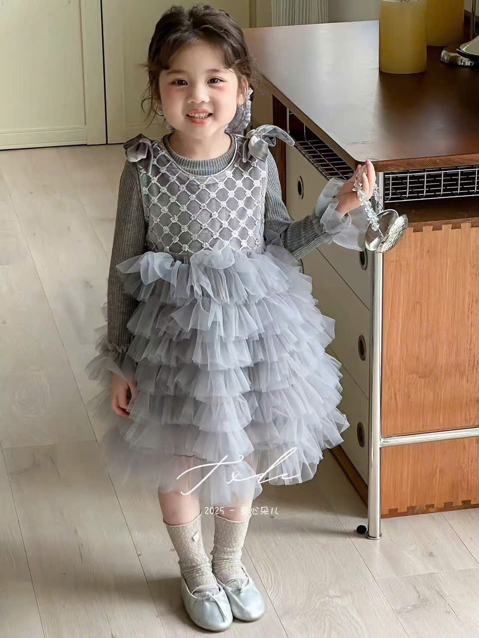 HE50 Đầm công chúa bé ( XÁM )