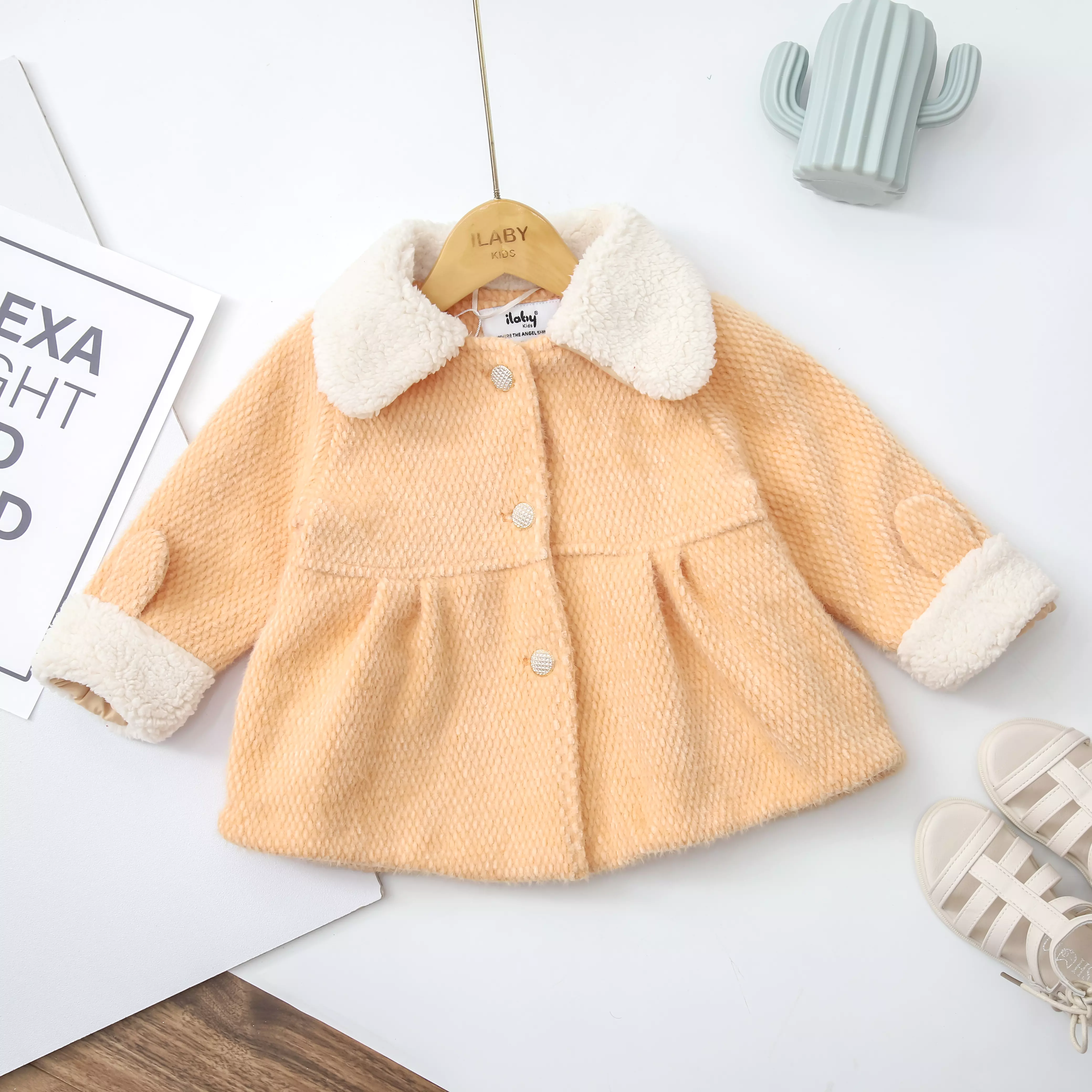 Áo khoác dạ phối tay thỏ_thumbnail_4