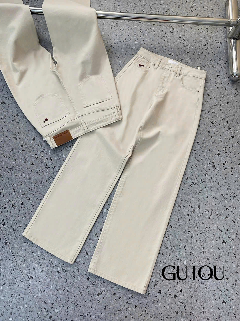 [ GUTOU ] Quần Jean Suông Heart Embroi_thumbnail_17