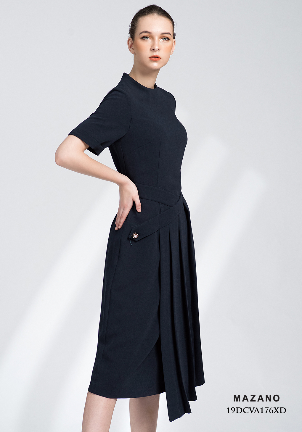 Đầm xanh thân ôm vạt xếp ly_thumbnail_2