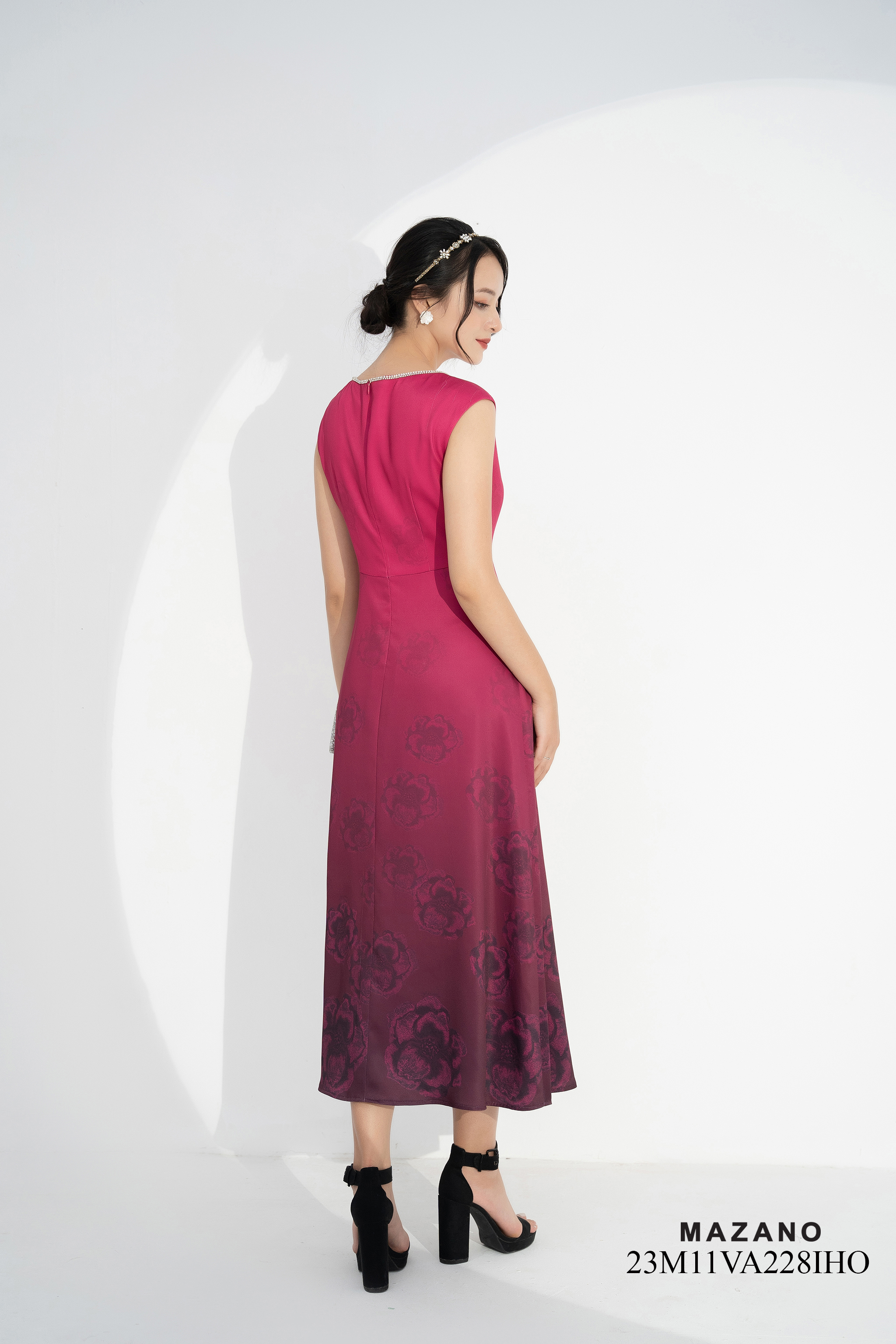 Váy Đầm Ôm Vải lụa dày Họa tiết in ombre Đính đá Cổ tròn rộng Tay chờm Dài đến mắt cá chân_thumbnail_2