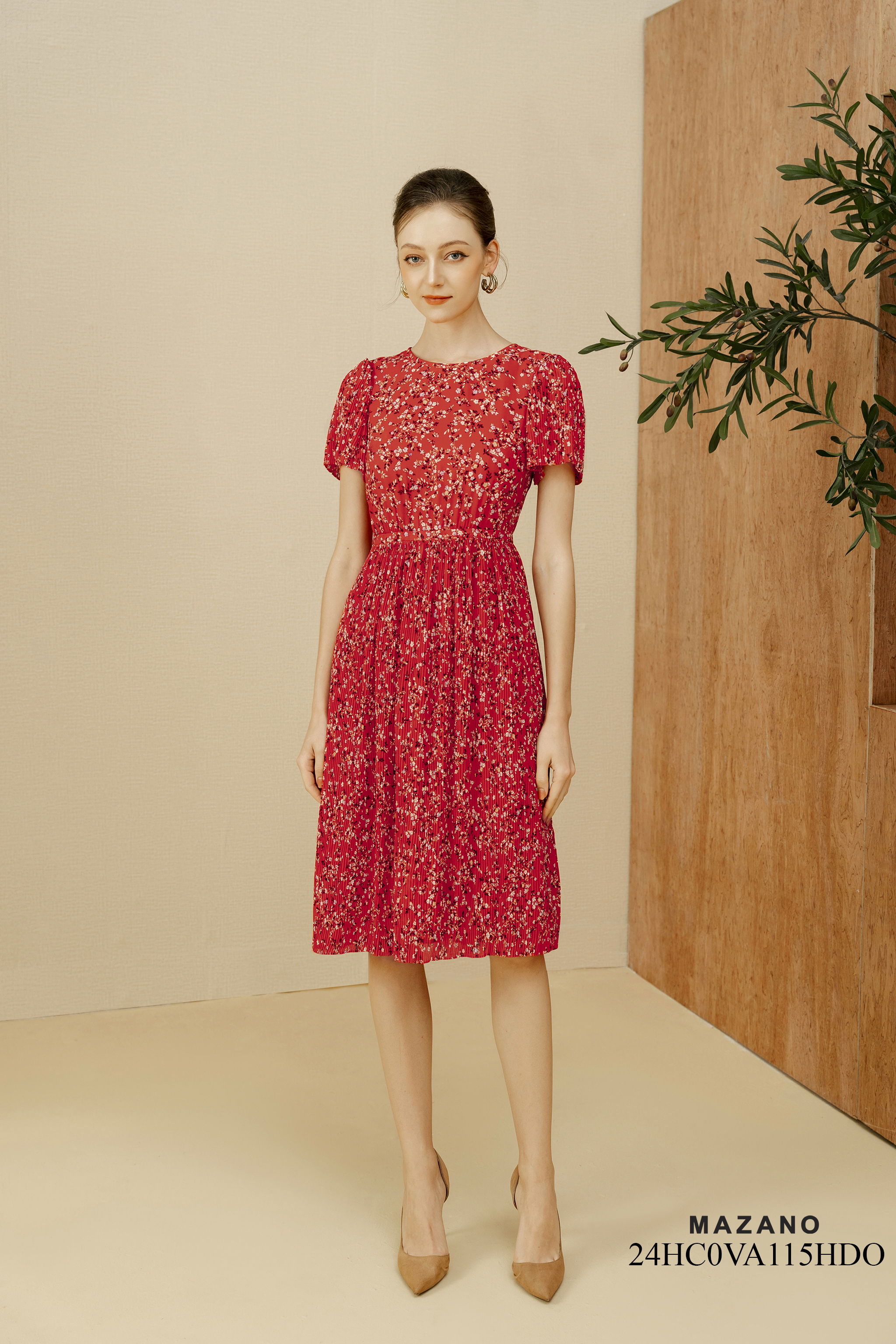 Váy Đầm Ôm Vải chiffon Dập ly chân Hoạ tiết hoa nhí Cổ tròn Tay ngắn Dài trên bắp chân