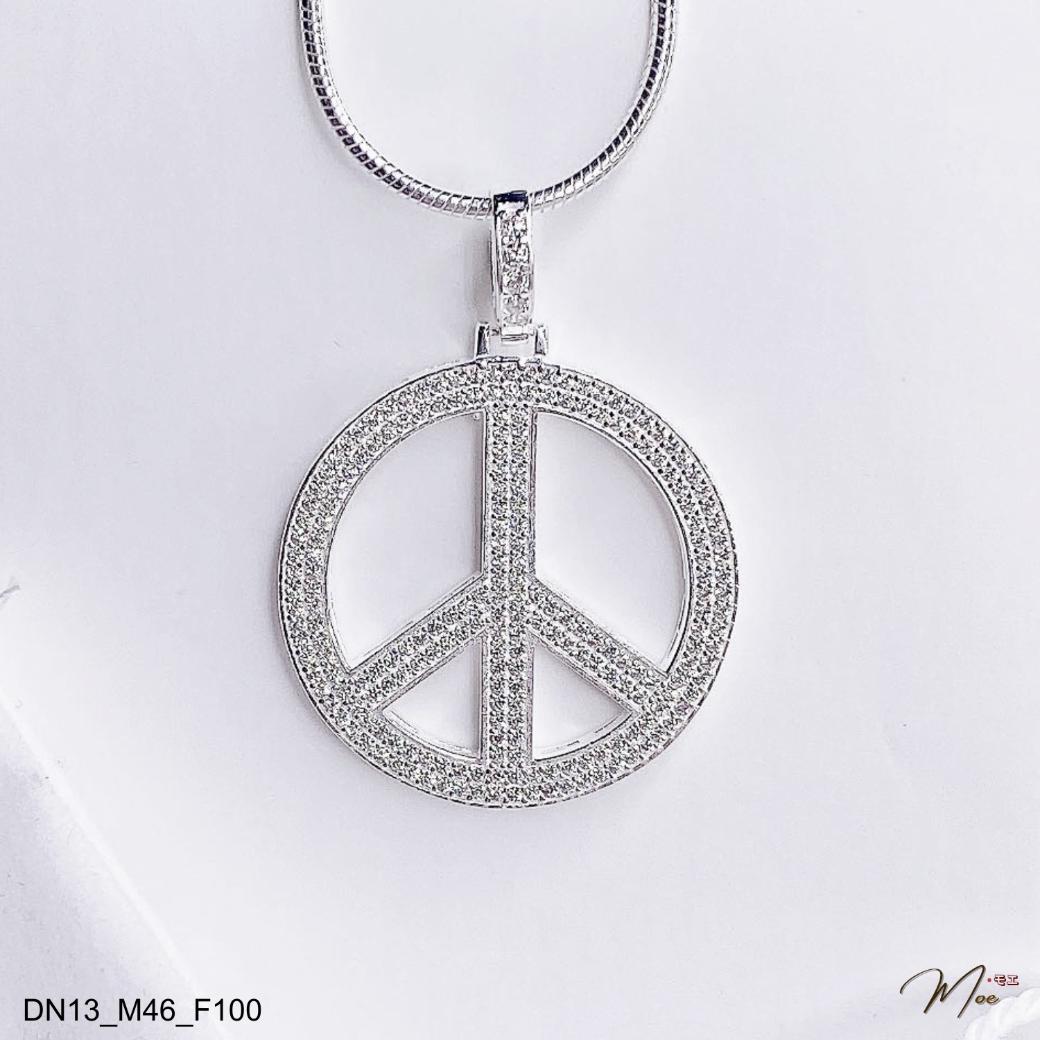 MN35 - Mặt dây chuyền nam dáng tròn biểu tượng hòa bình nạm đá