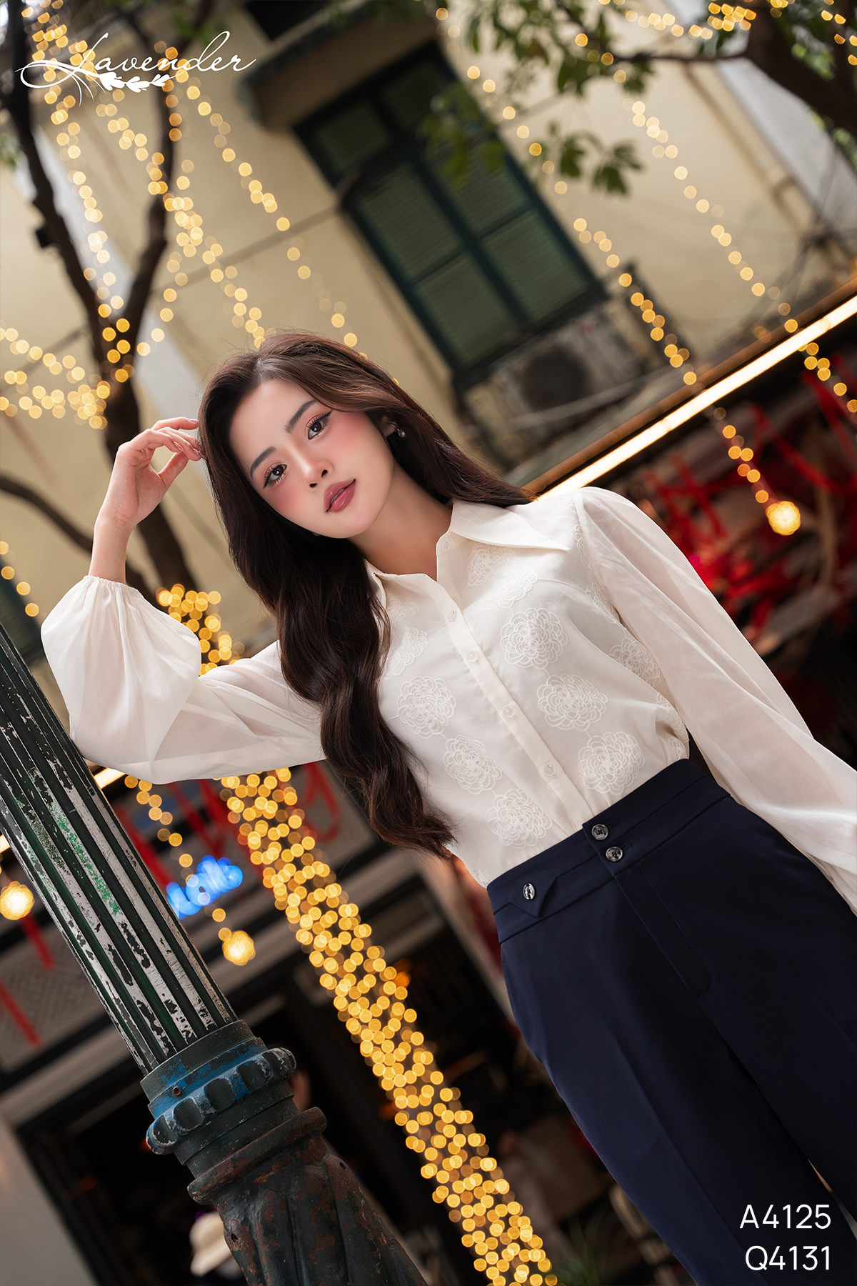 Áo sơ mi tơ kem thêu hoa cổ nhọn A4125_thumbnail_6