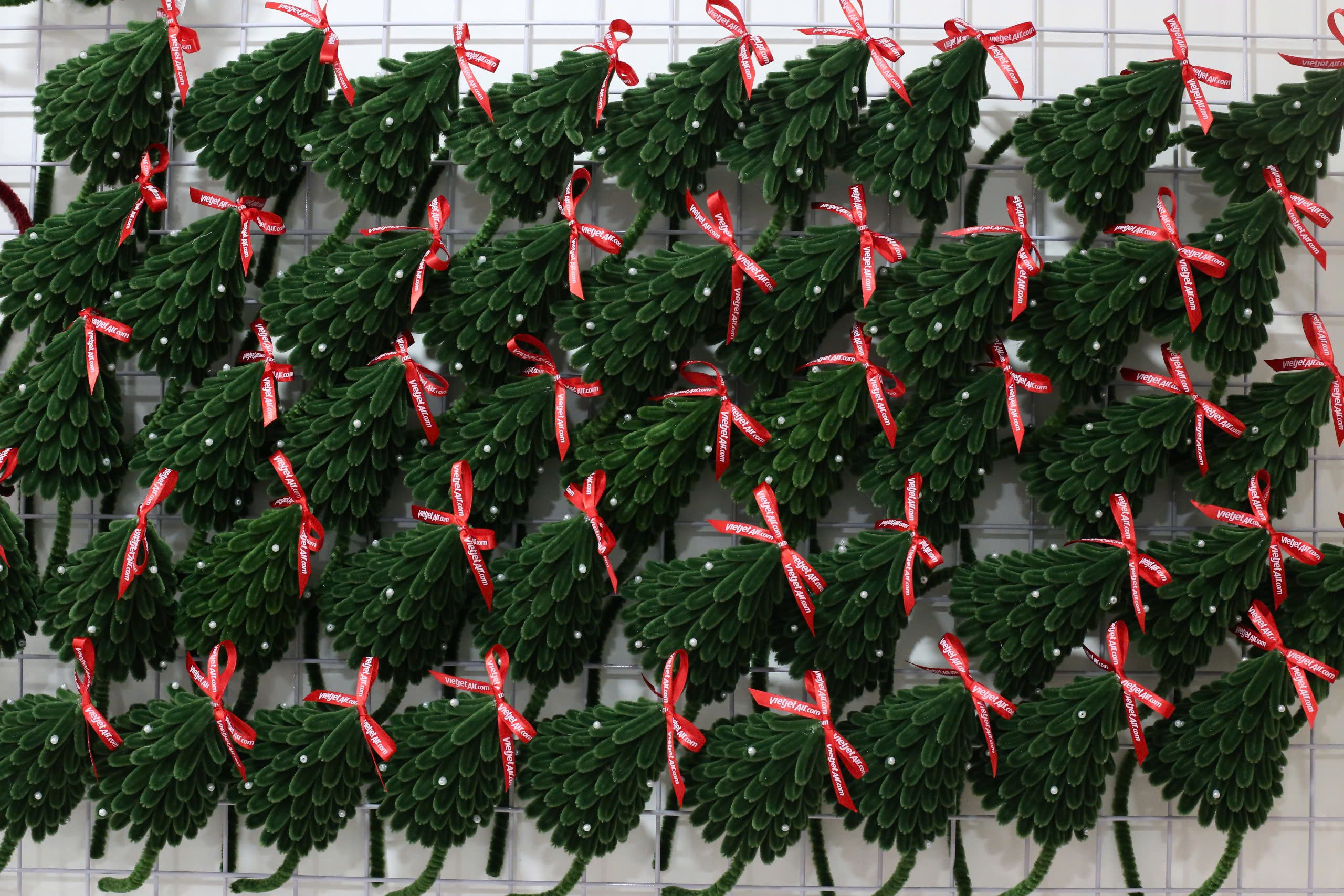 ErA – Đối tác cung cấp quà tặng doanh nghiệp cá nhân hóa, đồng hành cùng Vietjet trong dự án trang trí Noel hơn 1.000 sản phẩm