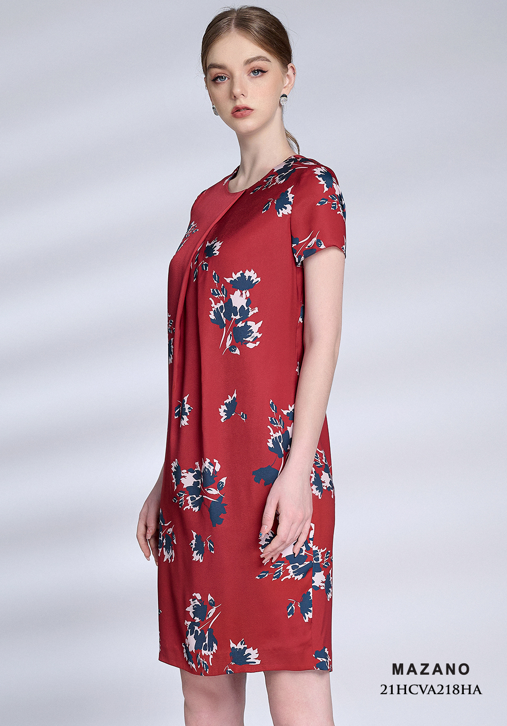 Váy đỏ suông họa tiết hoa cổ xếp_thumbnail_2