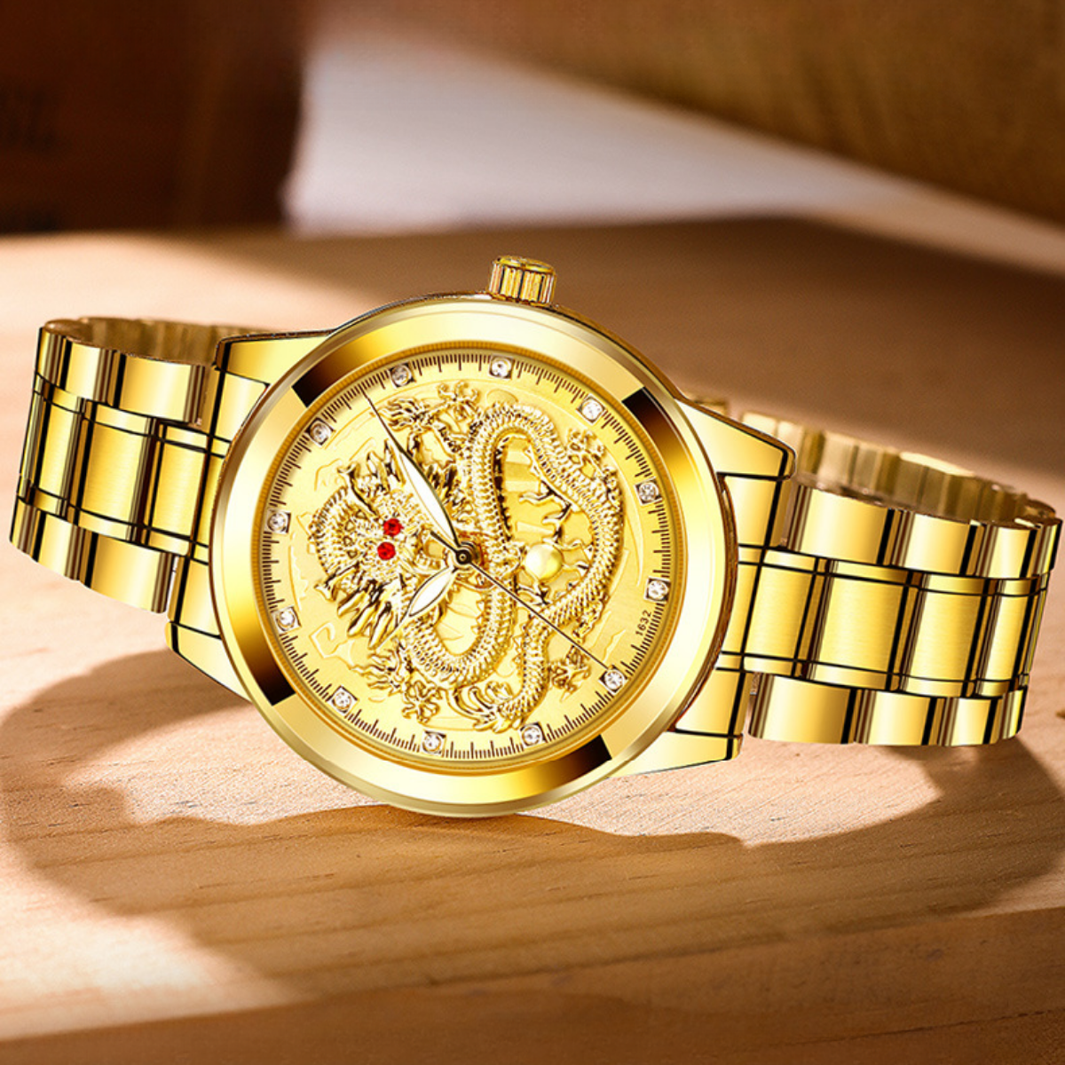 Đồng Hồ Nam Mặt Rồng 3D Mắt Đỏ Dây Hợp Kim Cao Cấp_thumbnail_5