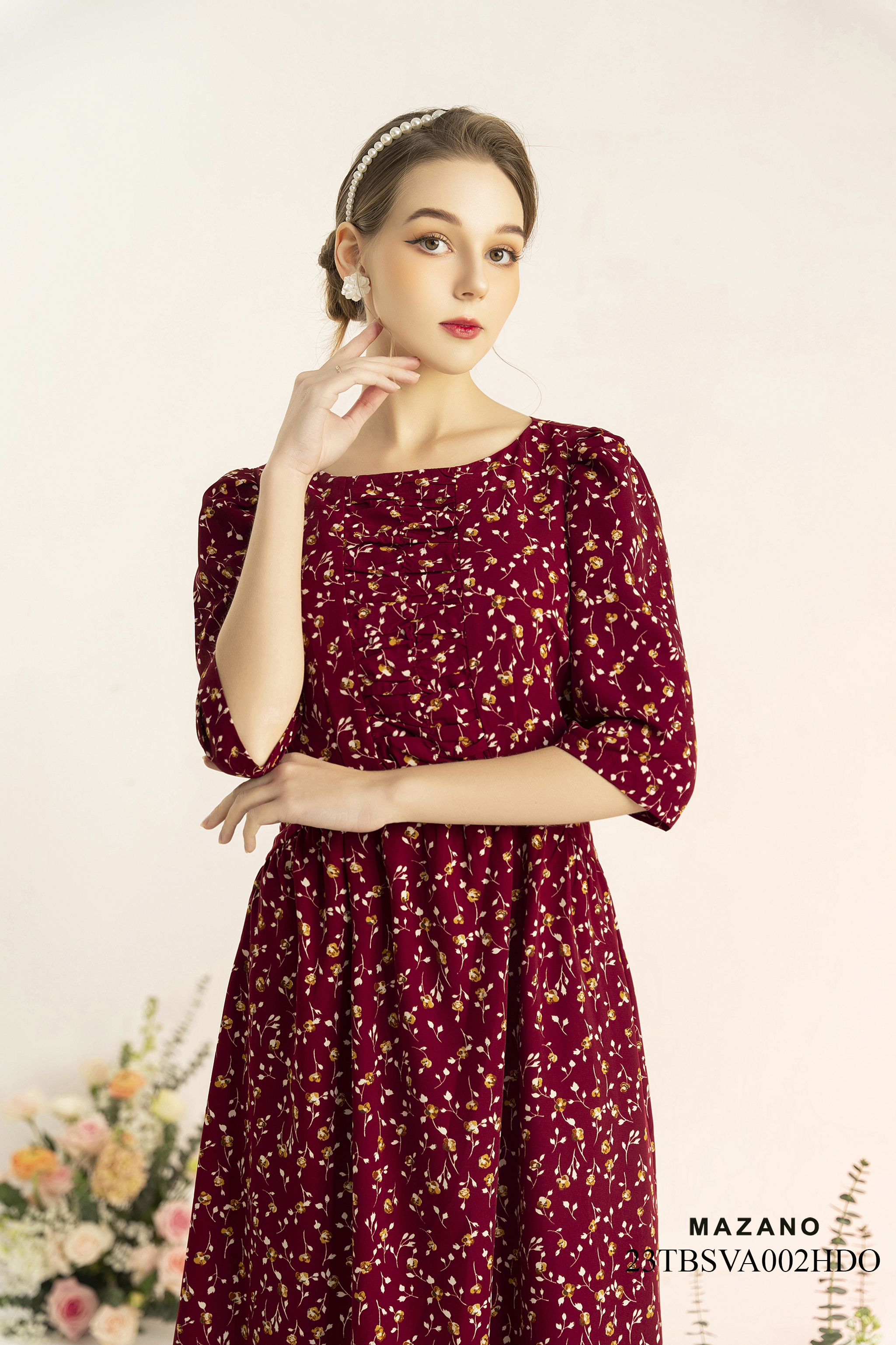 Đầm đỏ đô dáng dài xòe in họa tiết hoa nhí_thumbnail_3