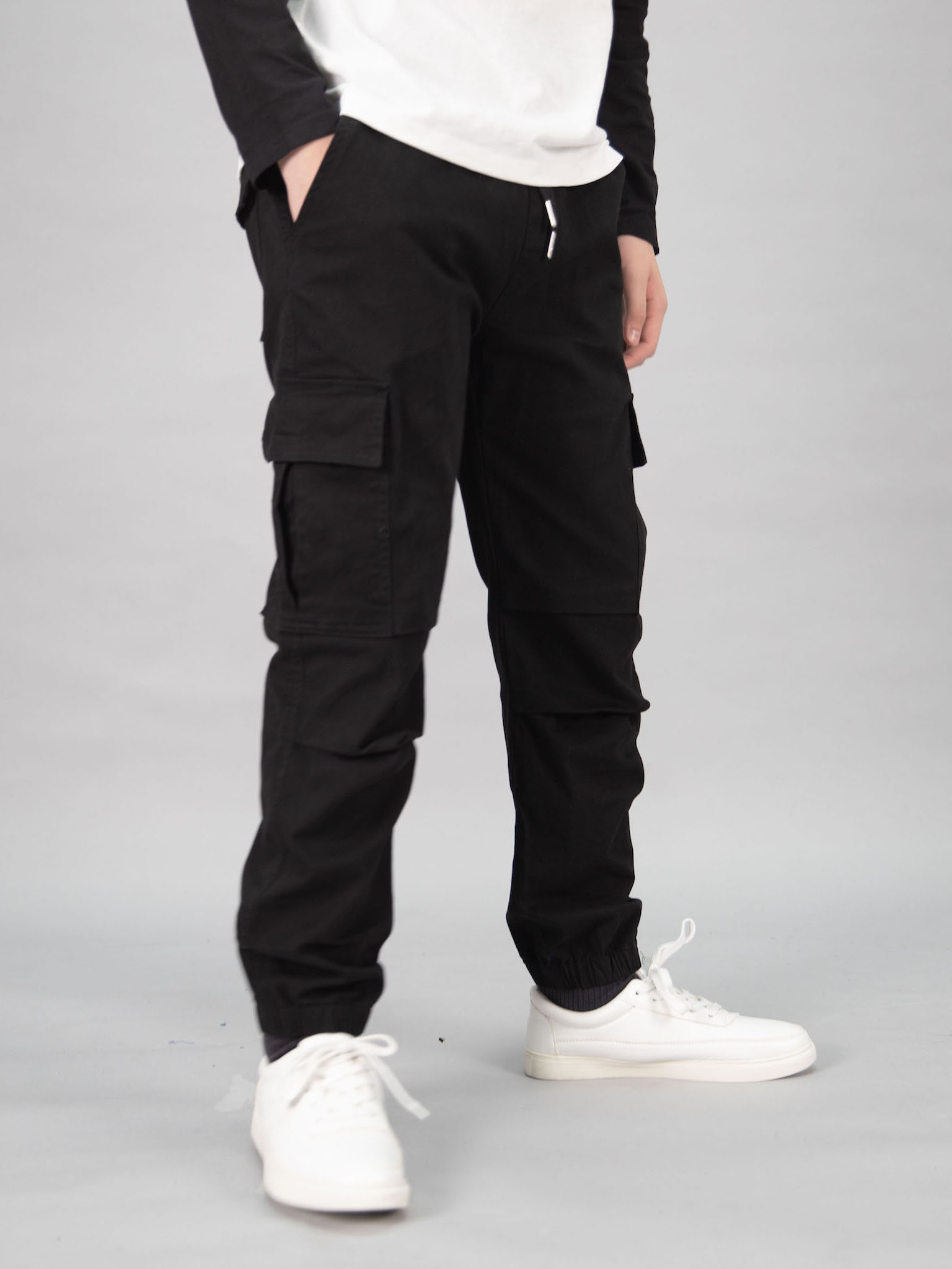 Quần kaki túi hộp màu đen_thumbnail_1