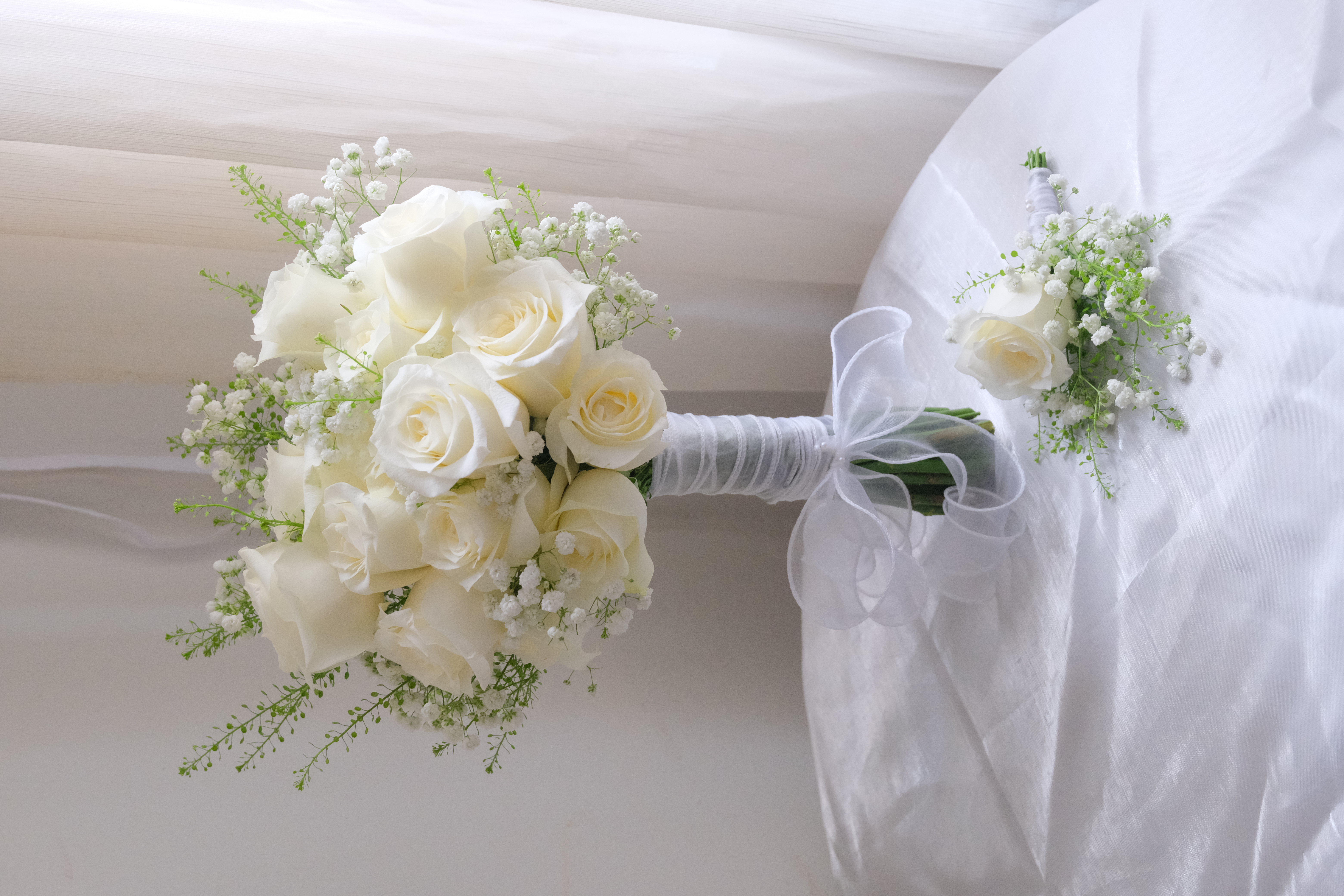 Bó hoa cưới hồng trắng mix baby