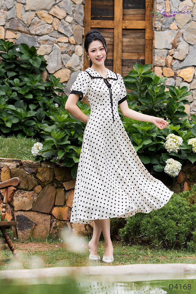 Đầm trắng cổ bẻ chấm bi be D4168