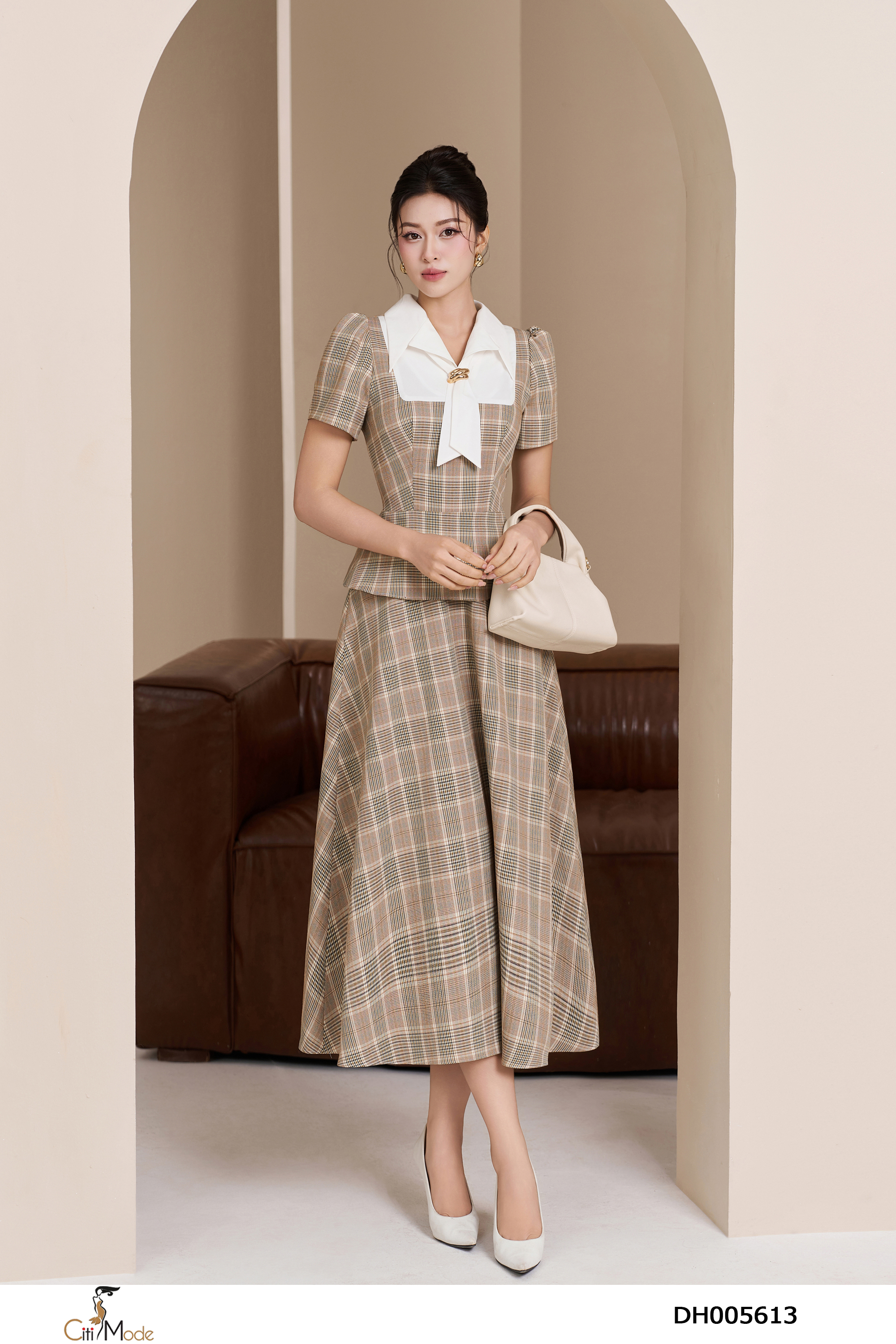 Đầm xòe peplum kẻ phối trắng cổ cách điệu_thumbnail_3