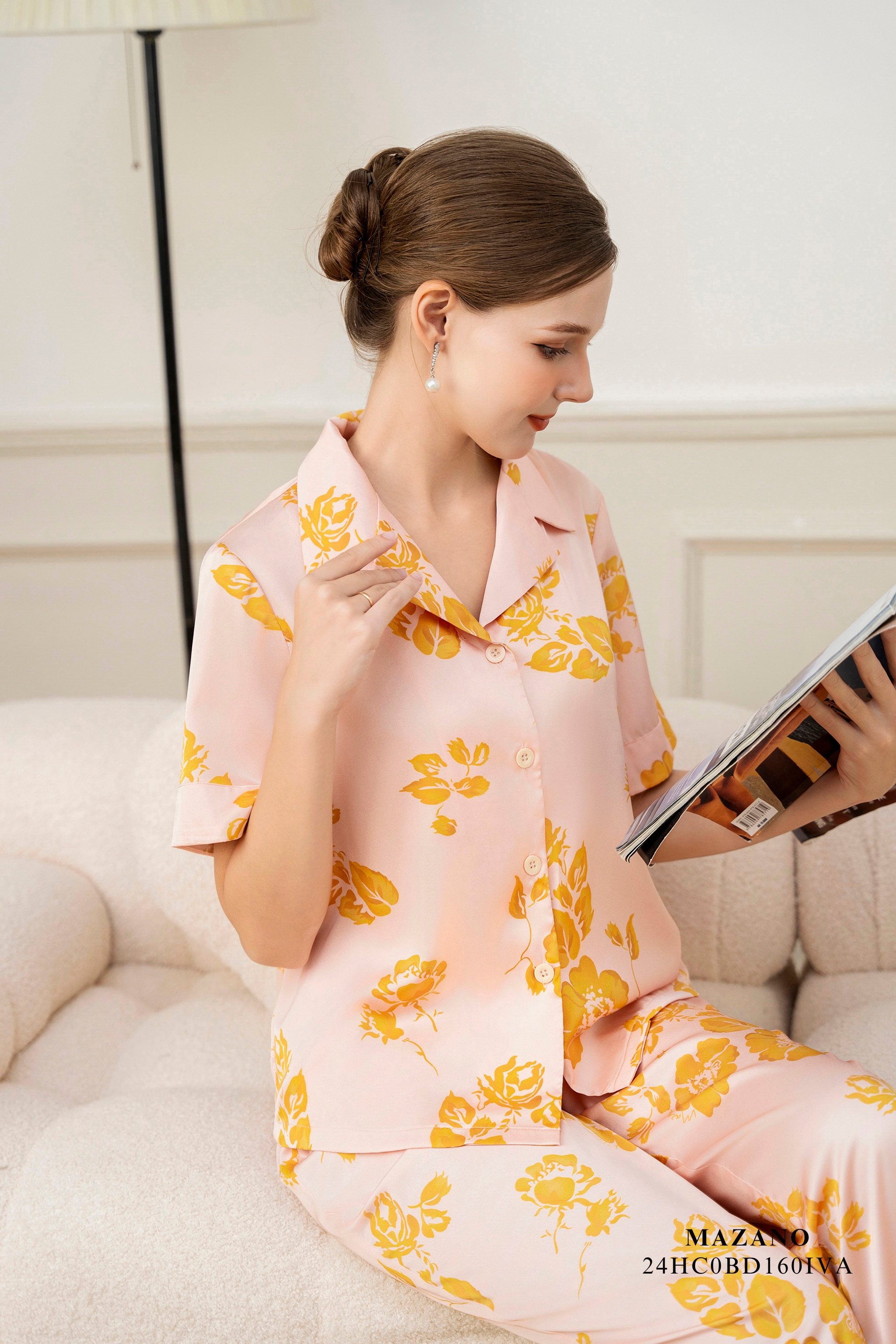 Bộ mặc nhà Vải lụa mỏng Hoạ tiết hoa cách điệu Cổ bẻ Tay ngắn Dài đến mắt cá chân_thumbnail_2