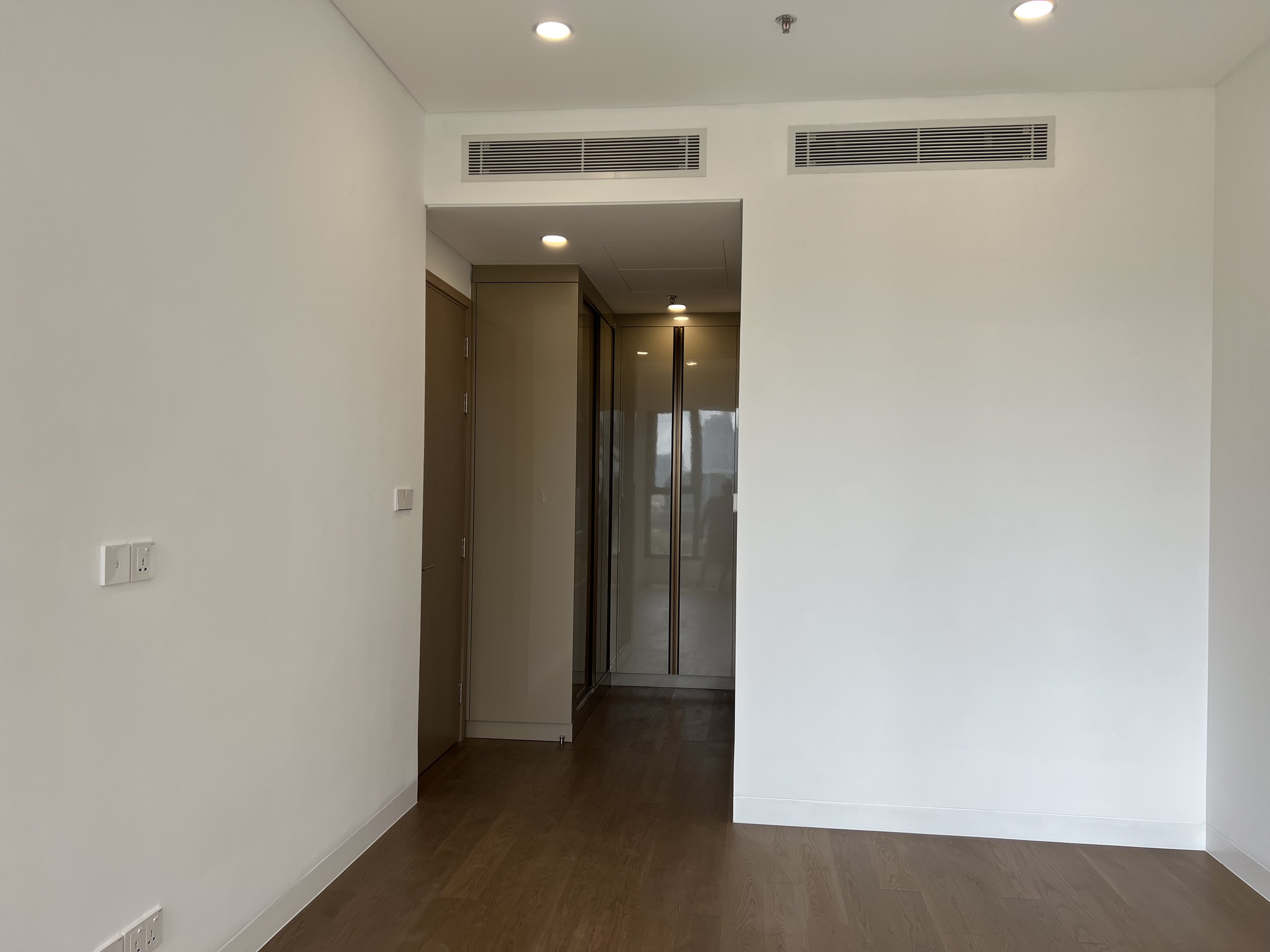 Hàng hiếm căn 2PN vị trí đắc địa view sông Landmark 81_thumbnail_2