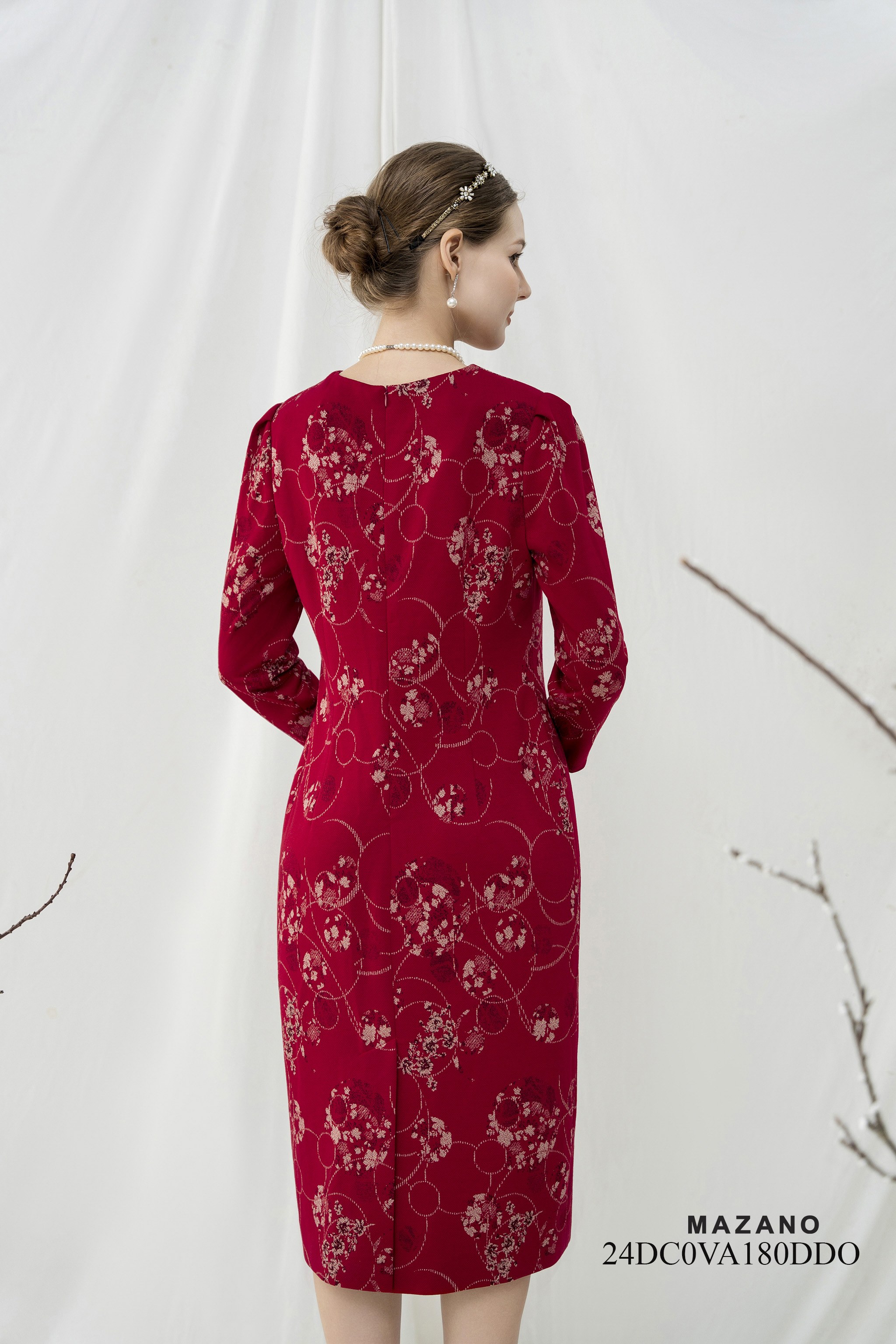 Váy Đầm Suông Vải dạ len Họa tiết cách điệu Cổ tròn Tay dài dài ngang bắp chân_thumbnail_5