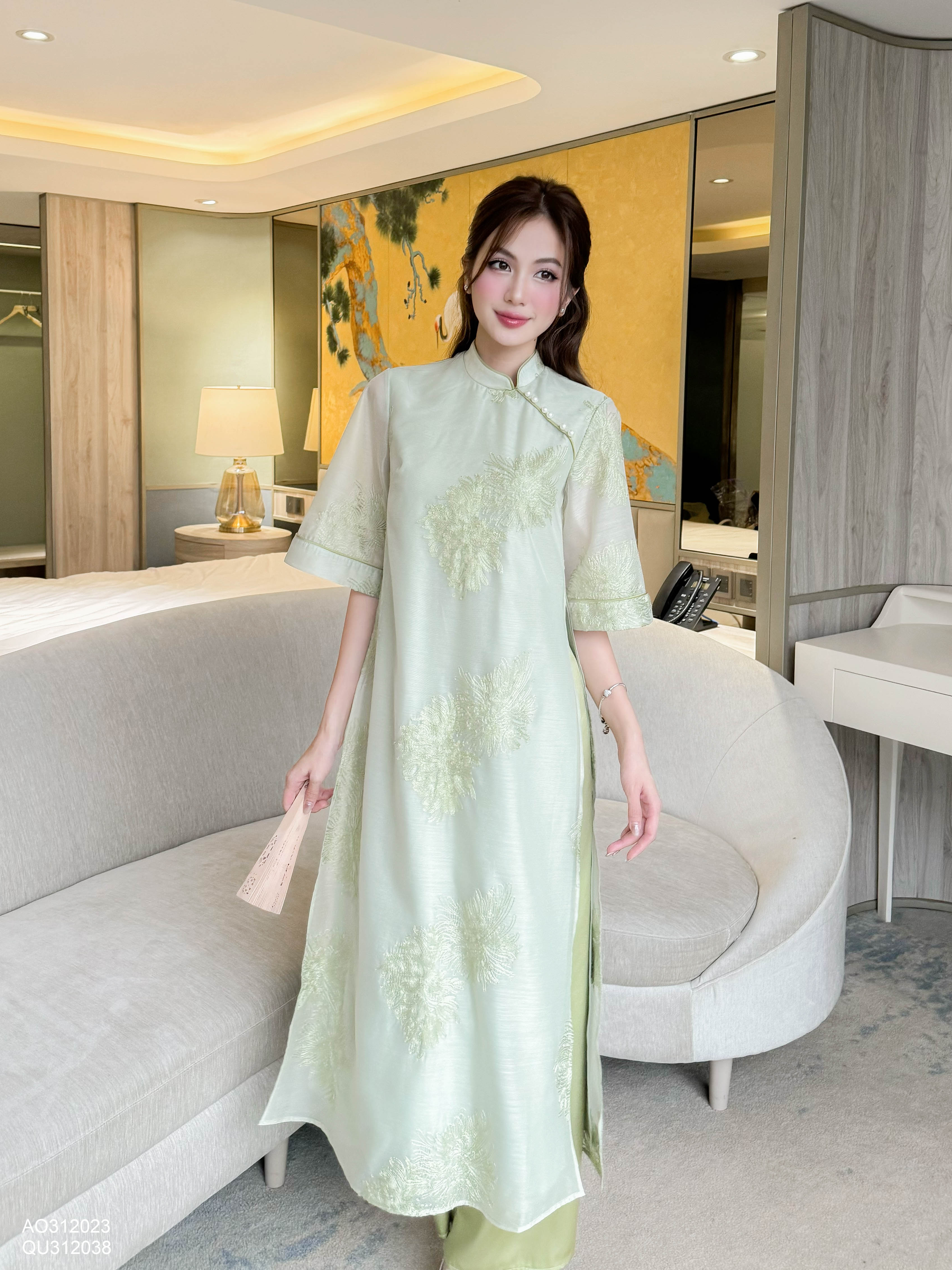 Áo dài tơ thêu hoa_thumbnail_3