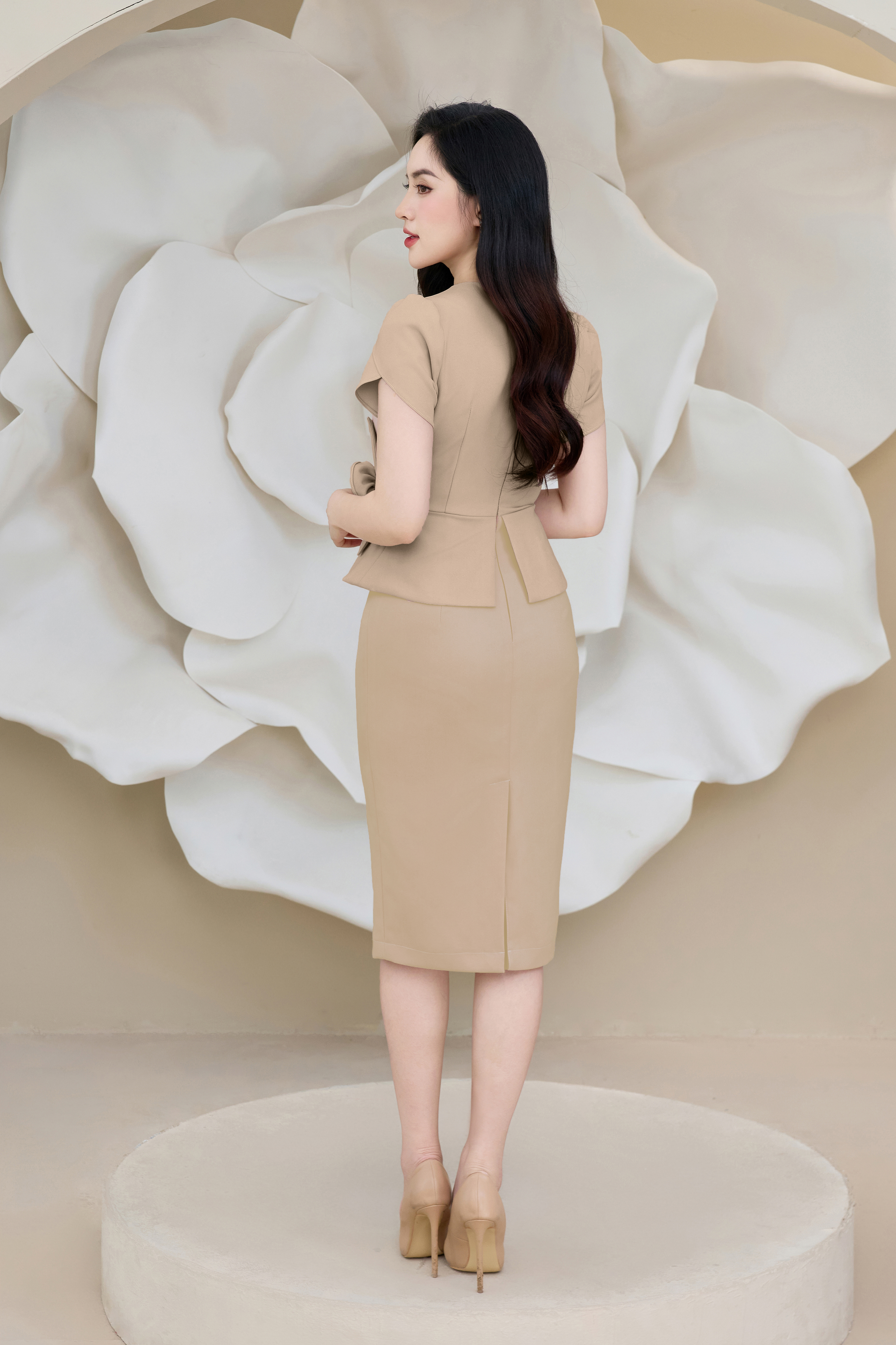 Đầm ôm peplum be đính hoa eo_thumbnail_1