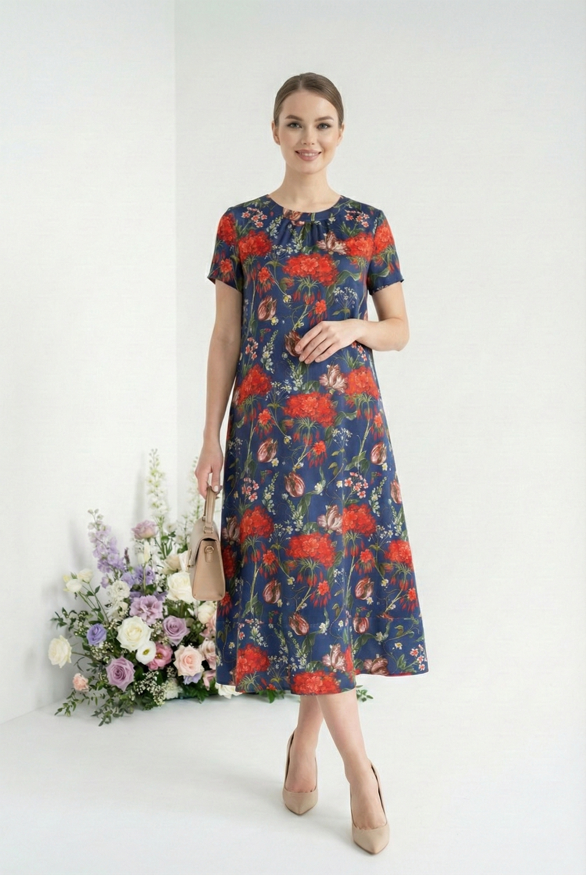 Đầm vải lụa xanh in hoa rực rỡ dáng suông A cổ tròn nhún ly tay ngắn thiết kế MAZANO