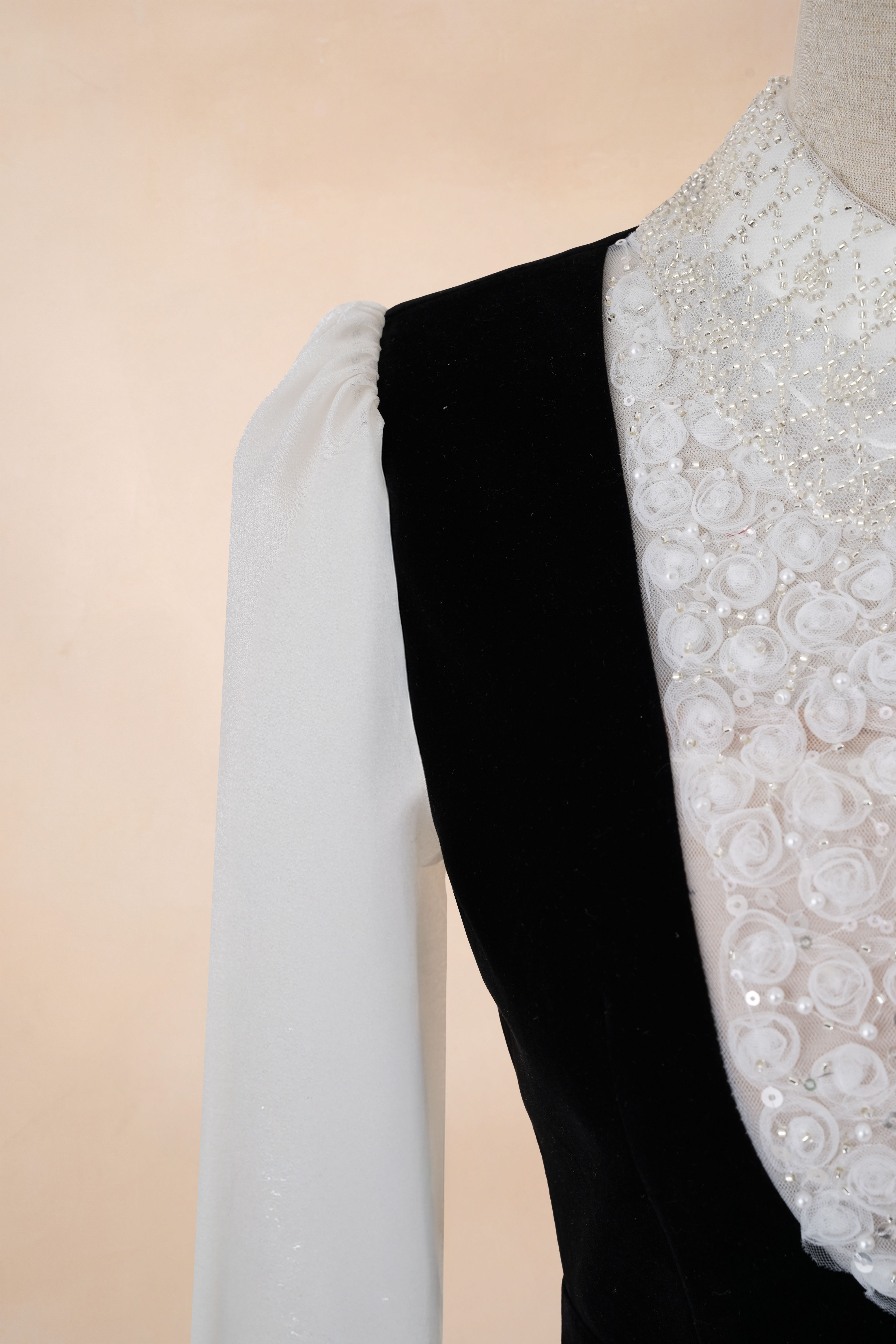 Đầm Chữ A Cổ Sen Đính Cườm Ngắn_thumbnail_2