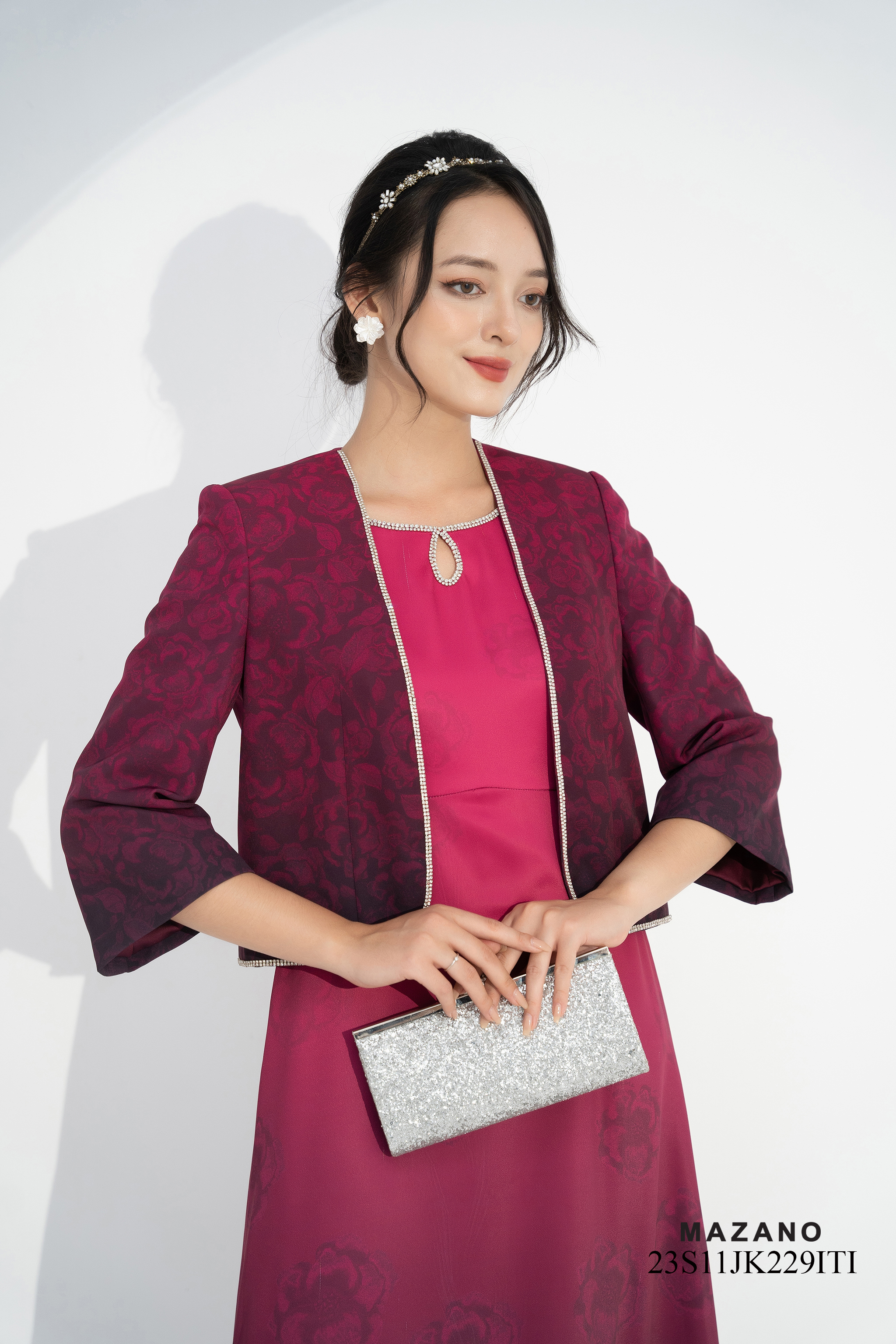 Áo khoác ngắn Suông Vải thô cao cấp Họa tiết in hoa ombre Đính đá trang trí Dài dưới eo