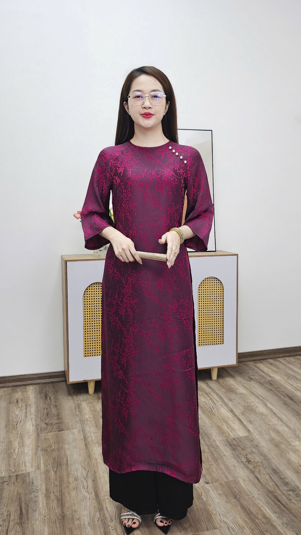 CT295 áo dài cách tân tơ tằm hoa đào Hồng xác pháo_thumbnail_2