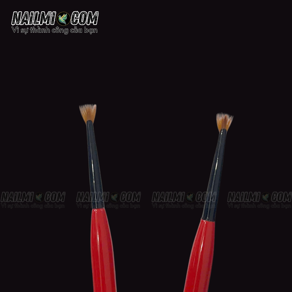 Cọ quạt xoè - rắc nhũ - cung đình - cán gỗ