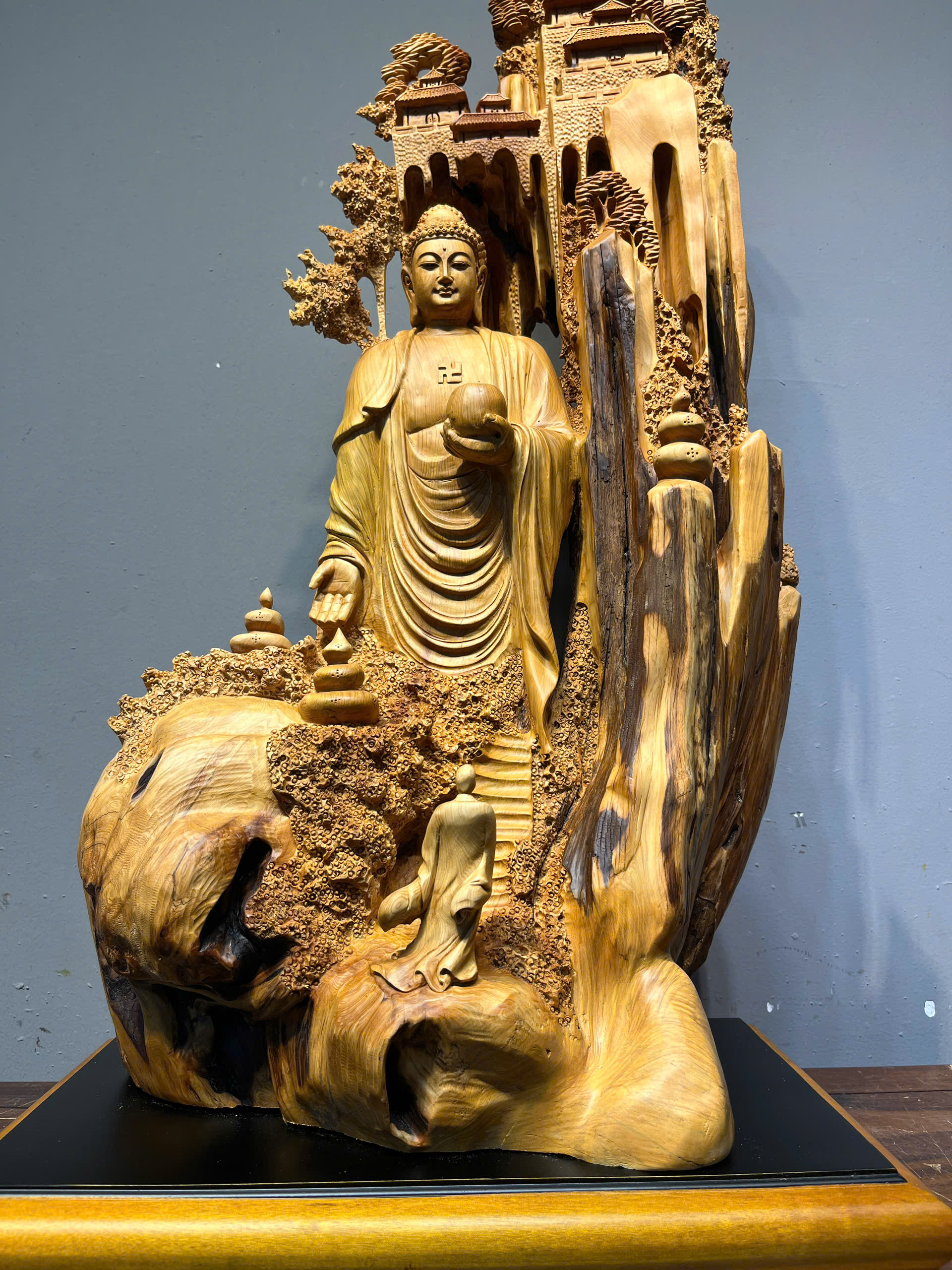 TÁC PHẤM " NHẤT TÂM BÁI PHẬT " GỖ NHAI BÁCH