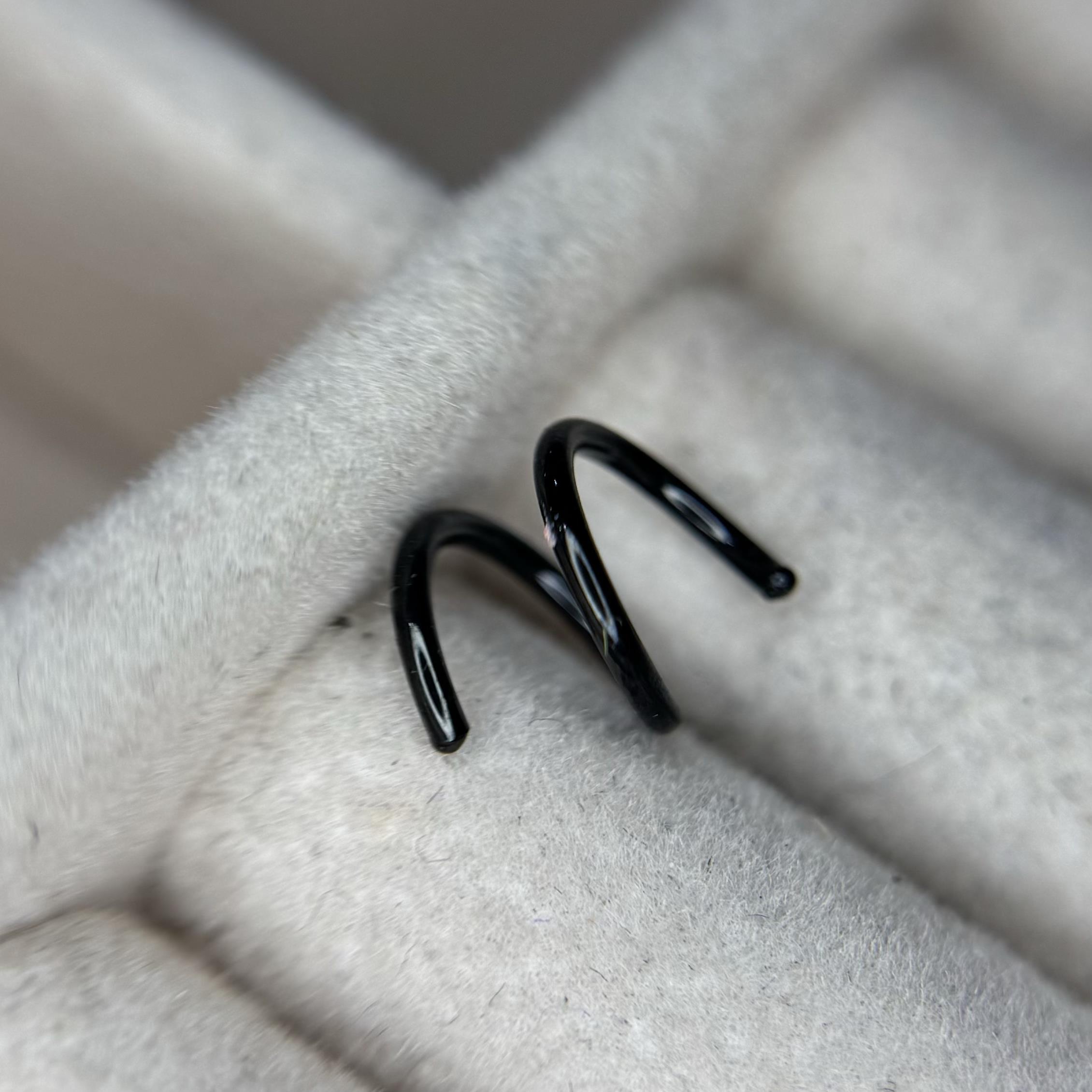 xoắn vòng đen trơn size 6 đeo mũi hoặc helix