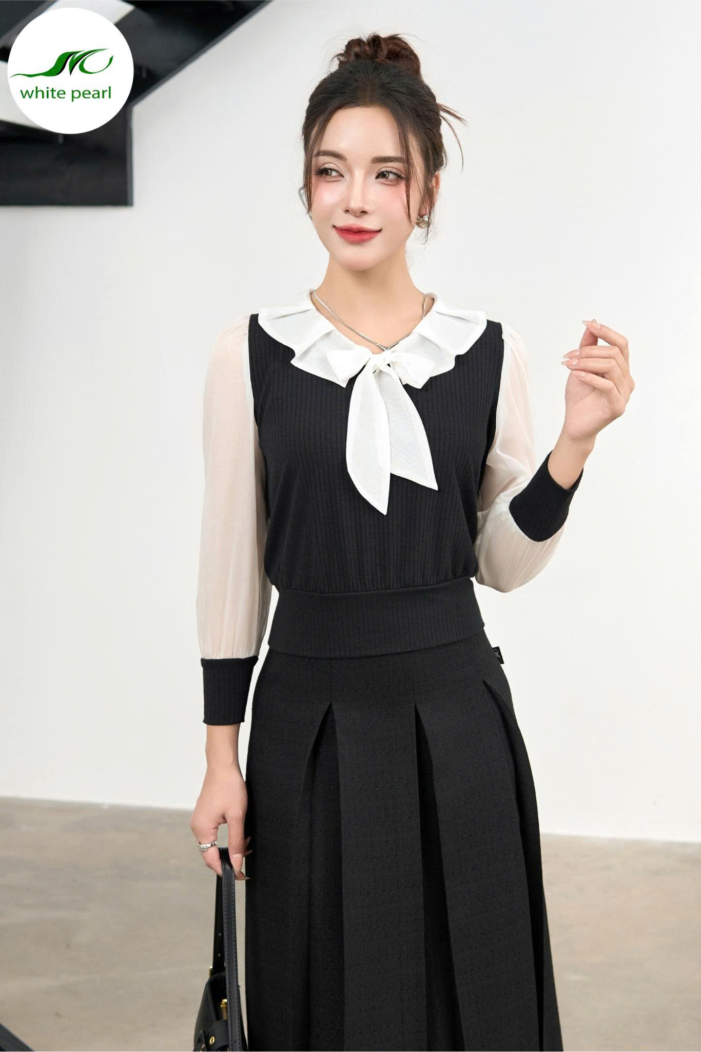 Áo thun cổ buộc nơ Thời Trang Công Sở White Pearl_thumbnail_1
