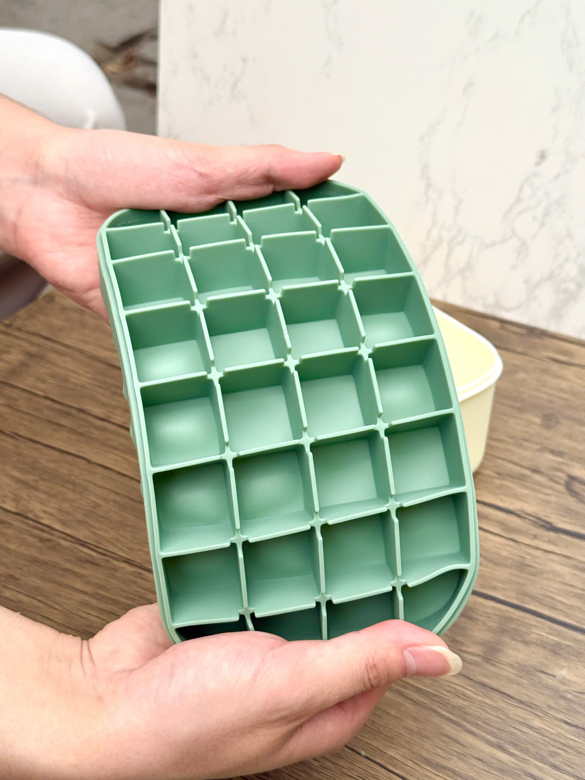 Hộp 2 Khay Đá Silicon Có Nắp Đậy & Khay Trữ Đá Mirai_thumbnail_11