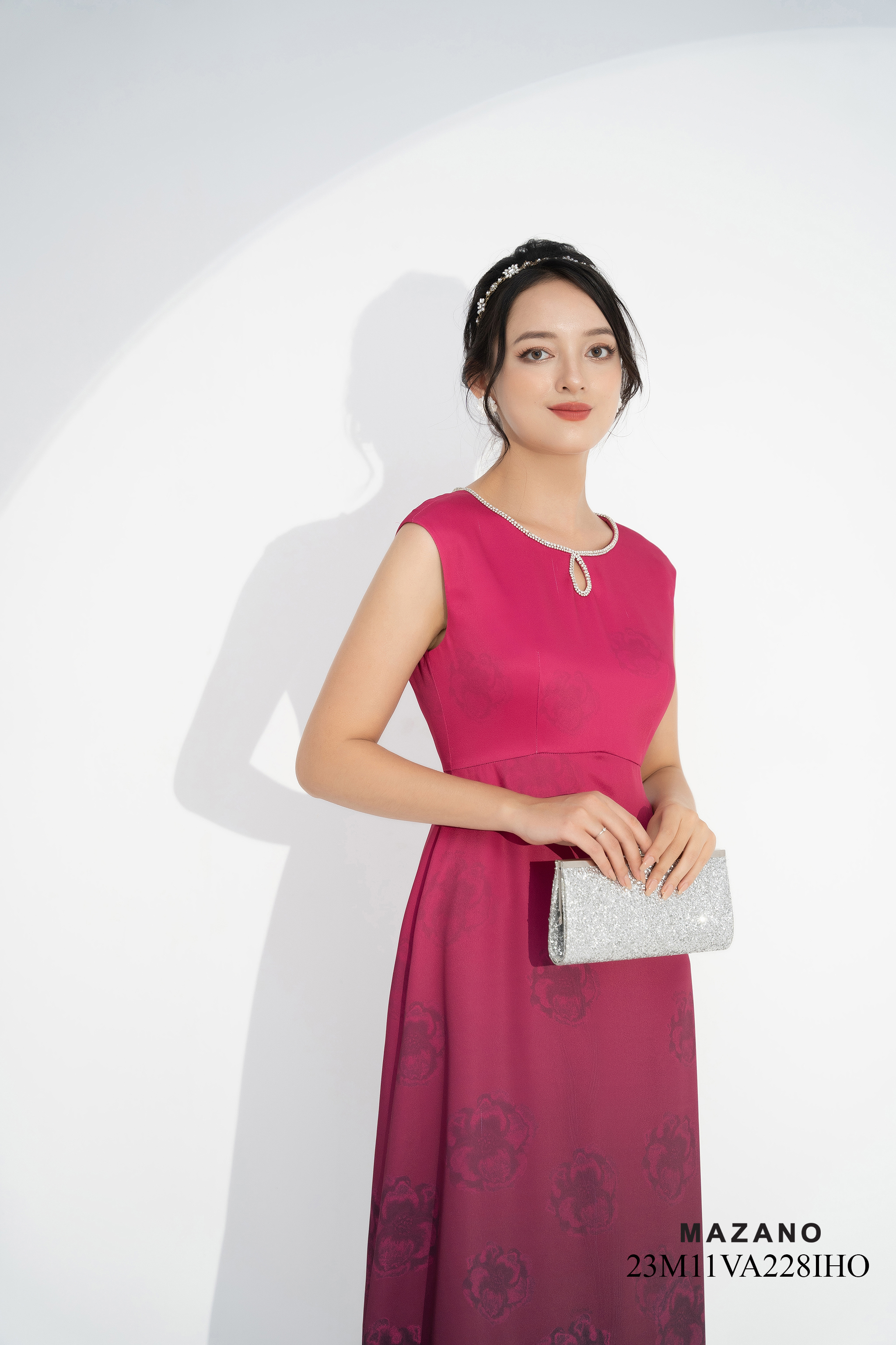 Váy Đầm Ôm Vải lụa dày Họa tiết in ombre Đính đá Cổ tròn rộng Tay chờm Dài đến mắt cá chân