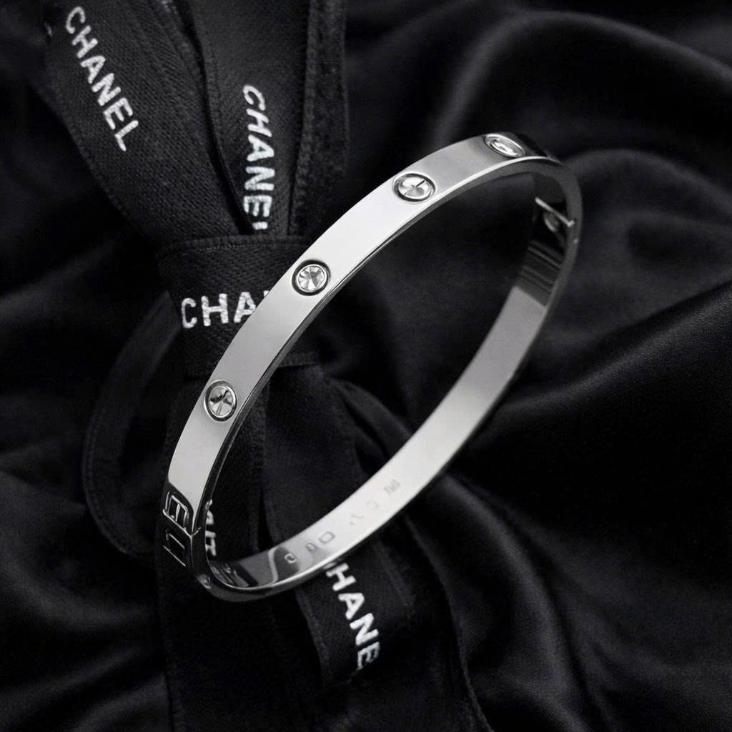 Vòng tay titan cuff đính kim cương 5mm