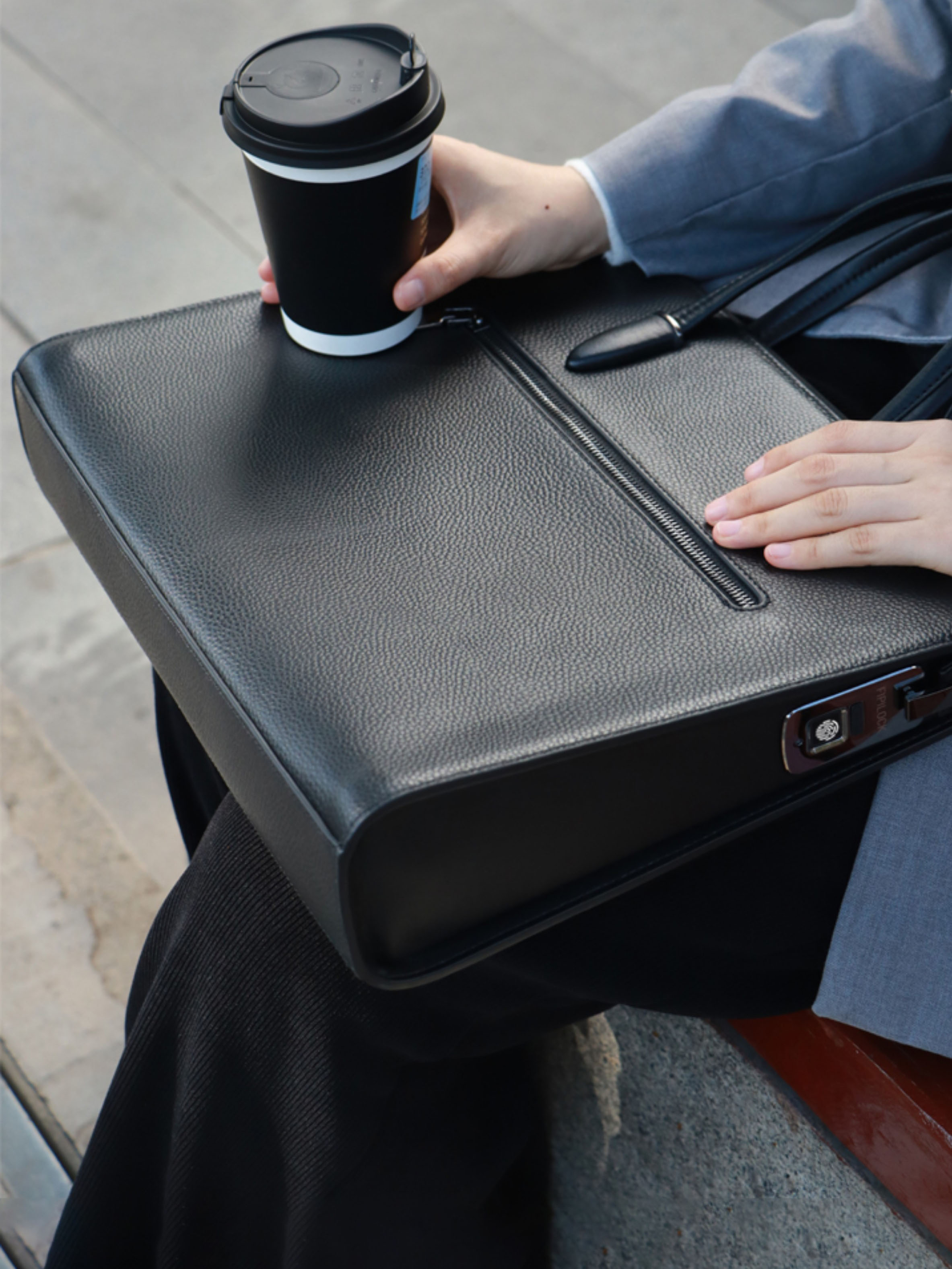 Cặp da bò nam công sở khóa số vân tay bảo mật_thumbnail_5