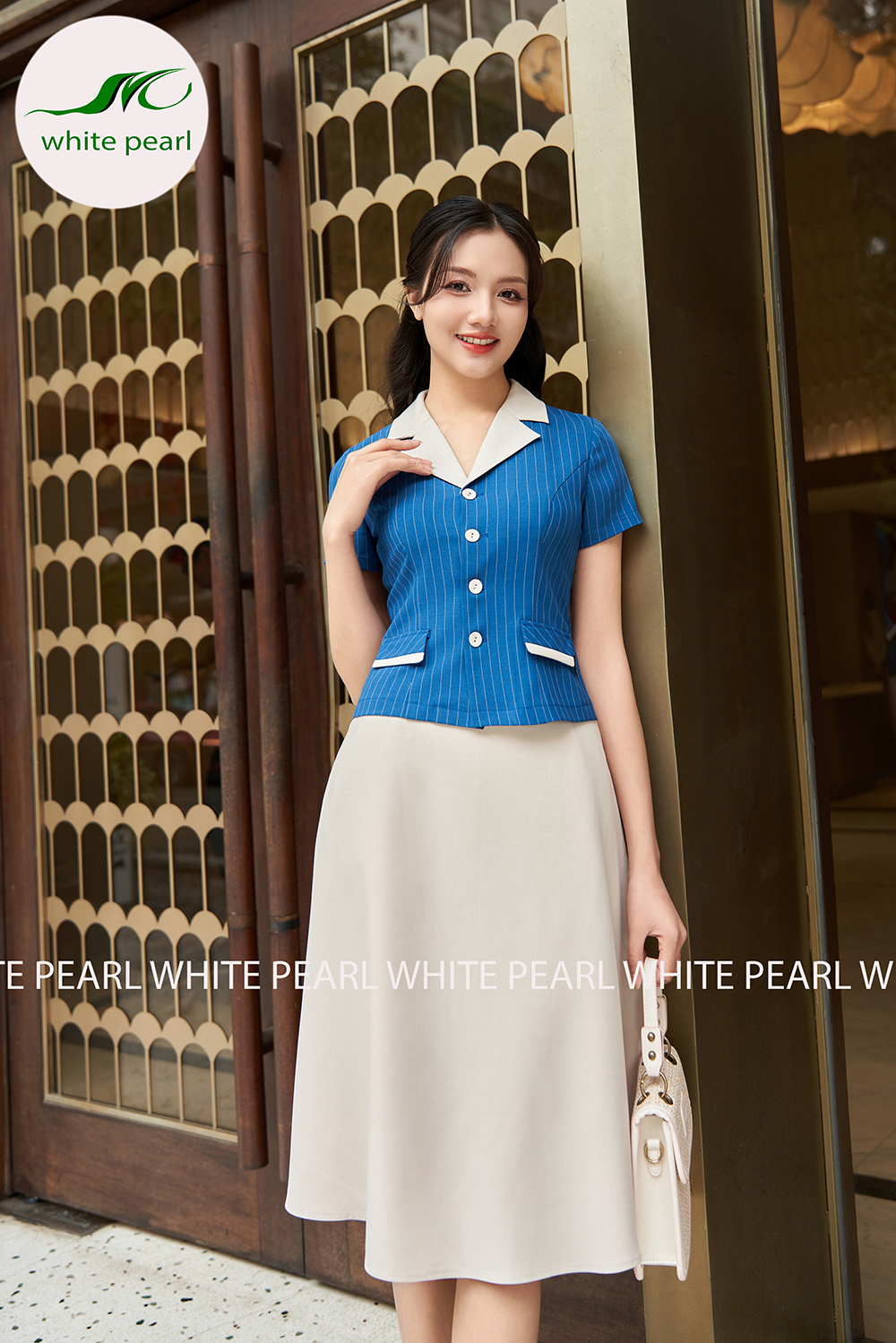 Bộ ký giả cổ K vải xước hàn kết hợp chân váy xòe màu da thời trang công sở cao cấp White Pearl_thumbnail_1