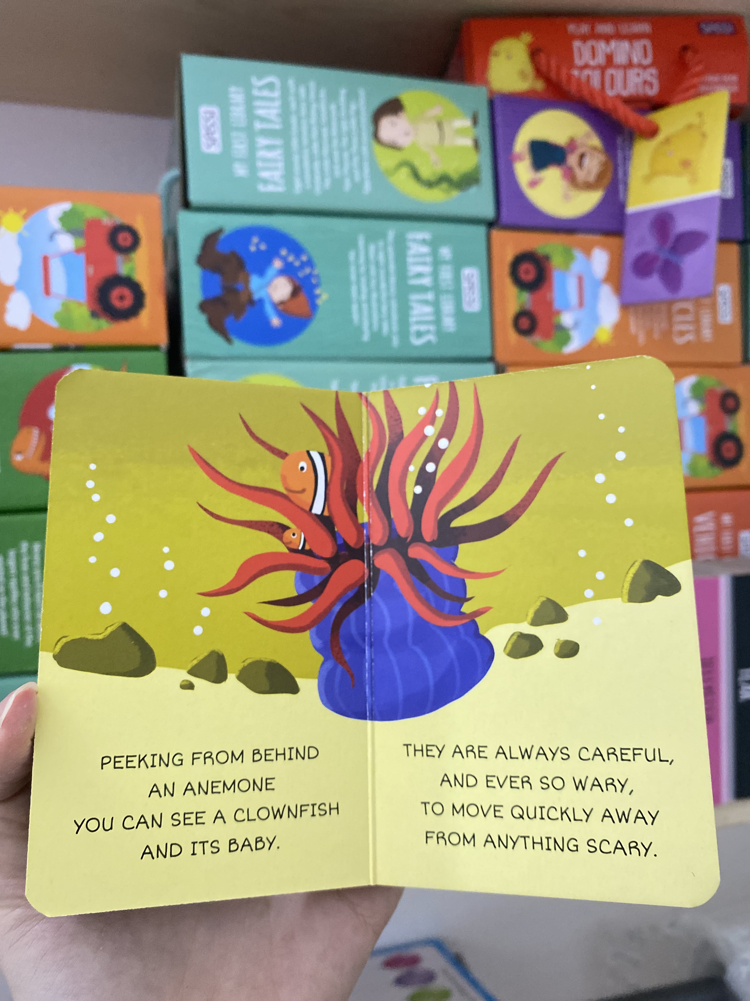 TROPICAL FISH ( The Sea Library)_thumbnail_3