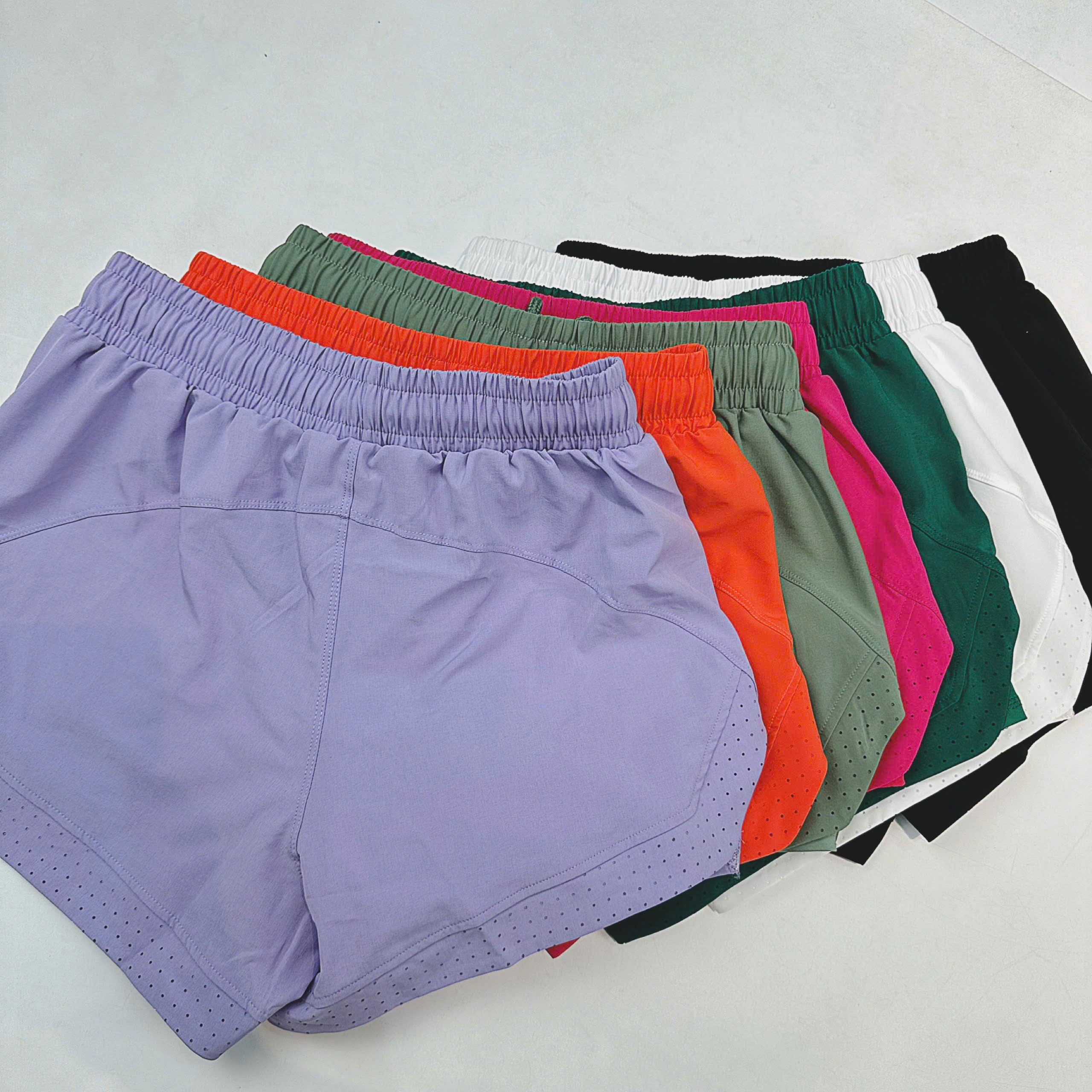 Quần Đùi Thể Thao Boxer 2 Lớp Xẻ Tà Laze Dáng Rộng_thumbnail_3