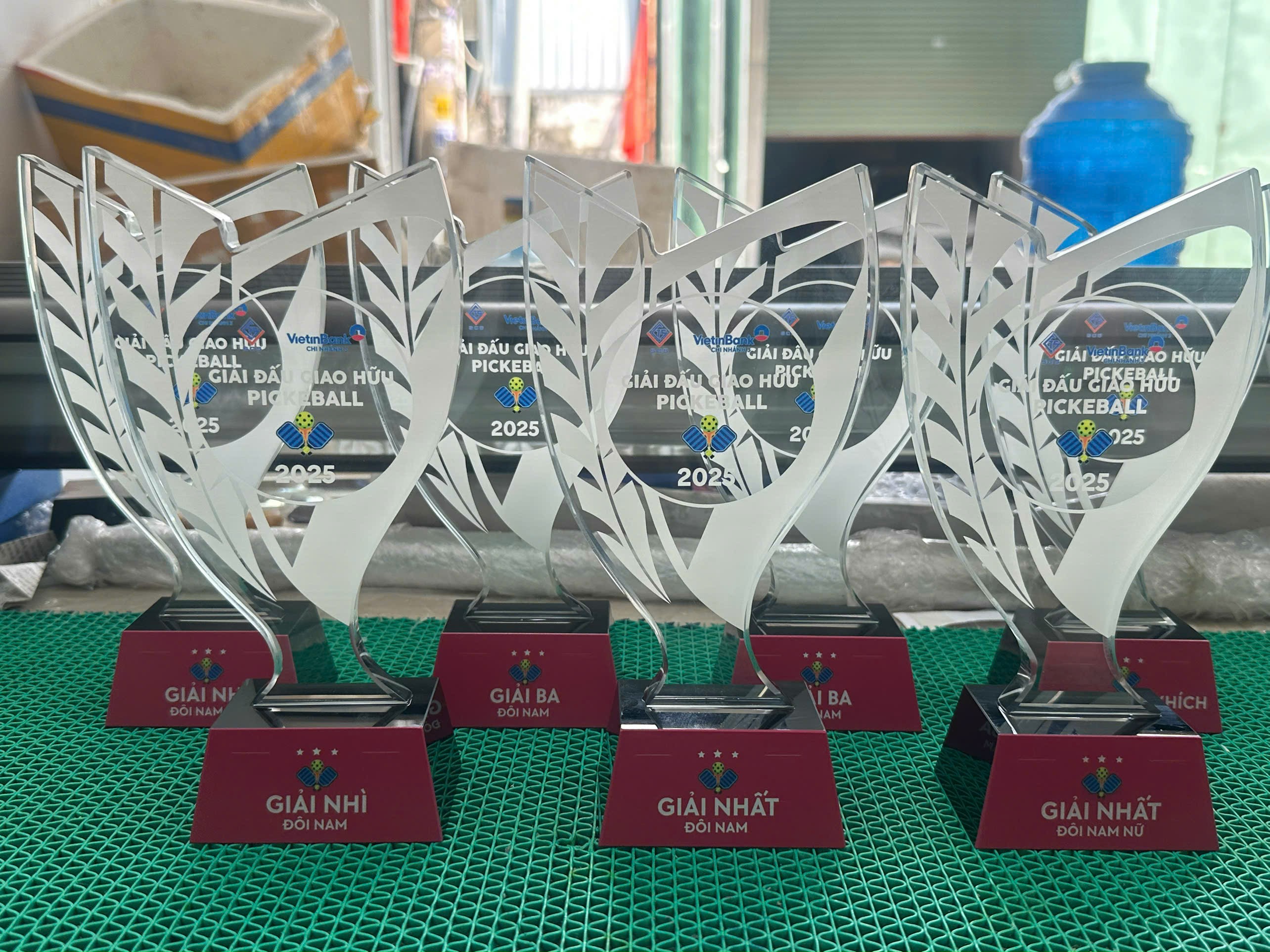 Cúp pha lê thể thao