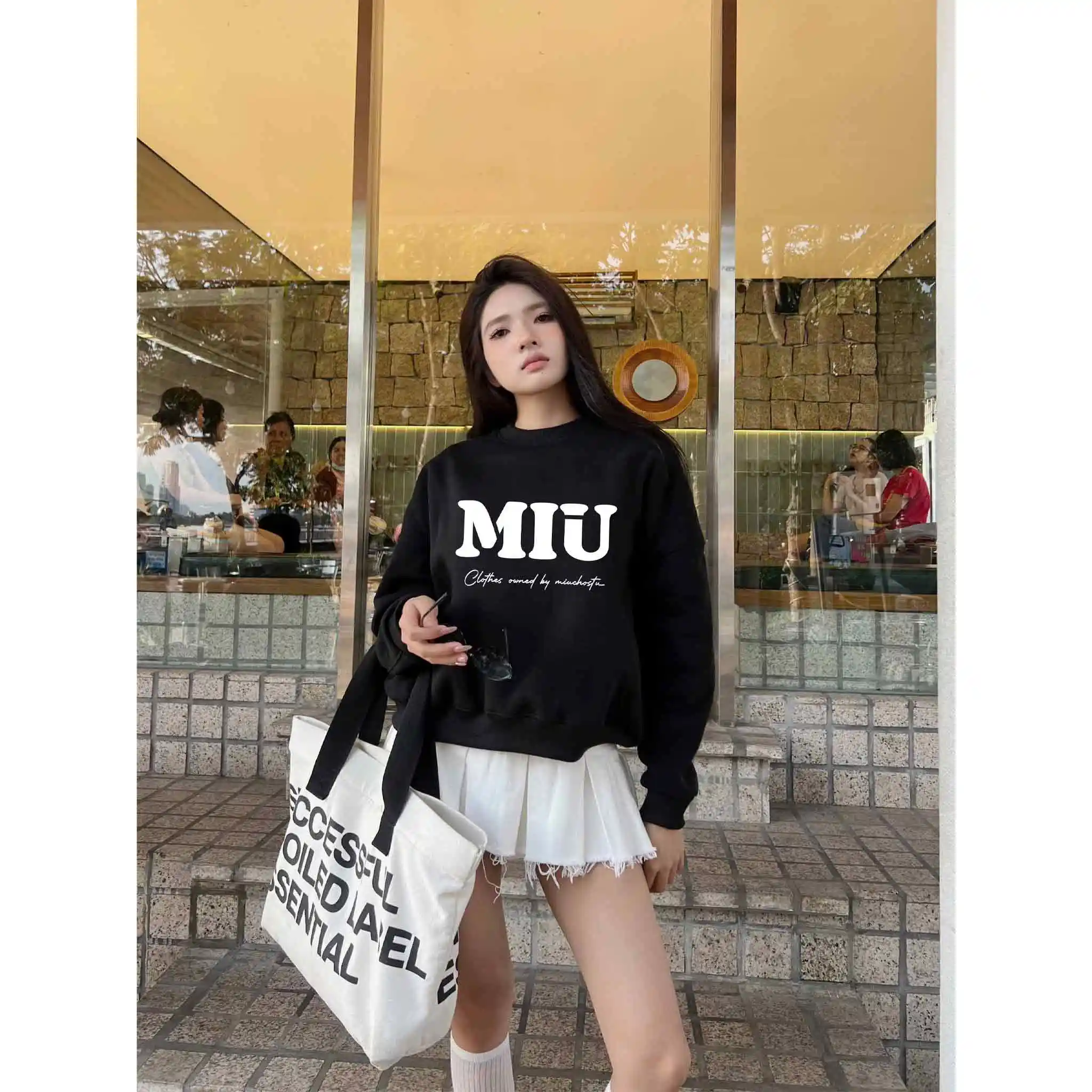 Áo Sweater form boxy Miucho nỉ 2 da dày dặn thoáng mát thoải mái mỗi ngày in chữ MIU basic 2831_thumbnail_4