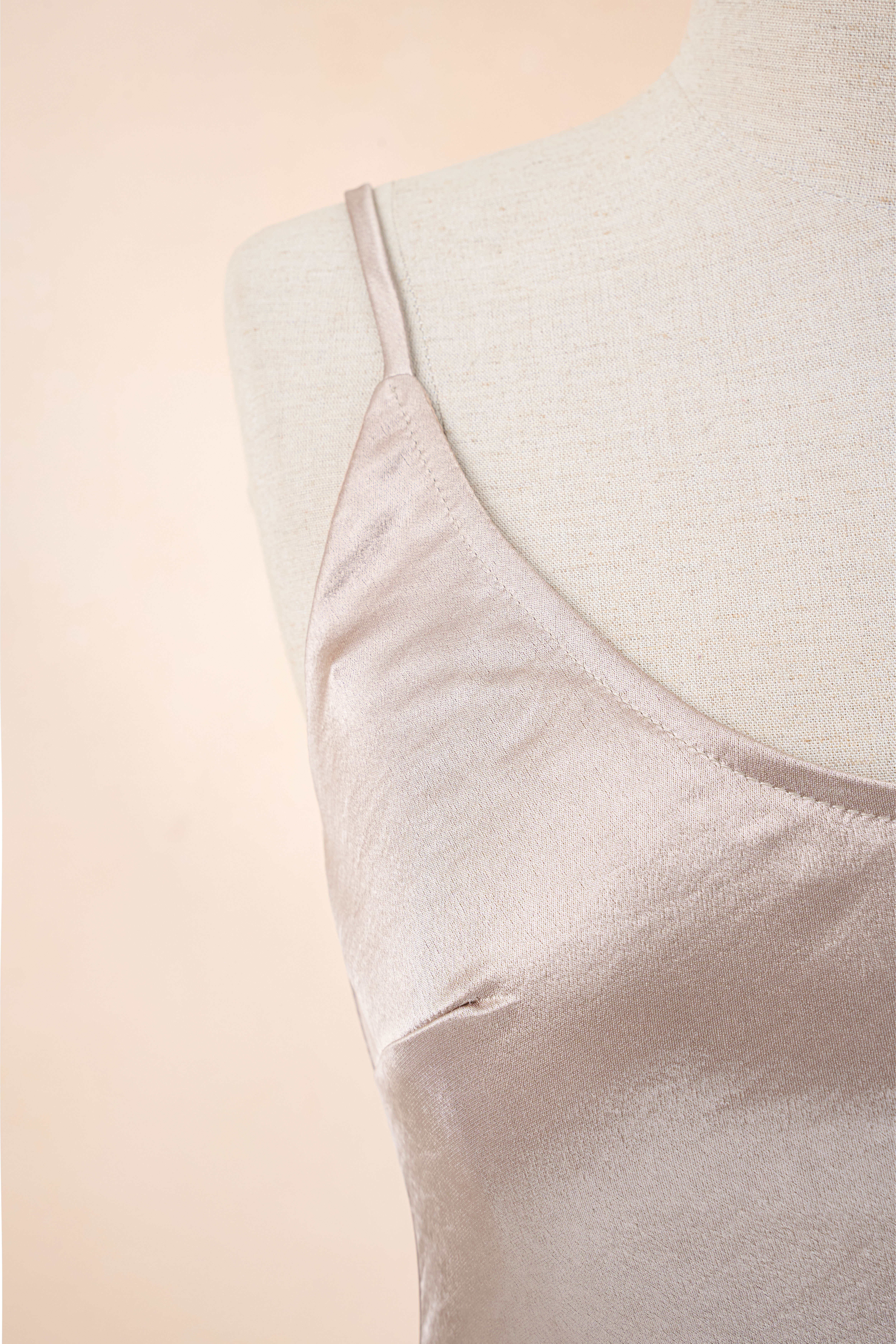 Đầm 2 Dây Chữ A Trơn_thumbnail_2