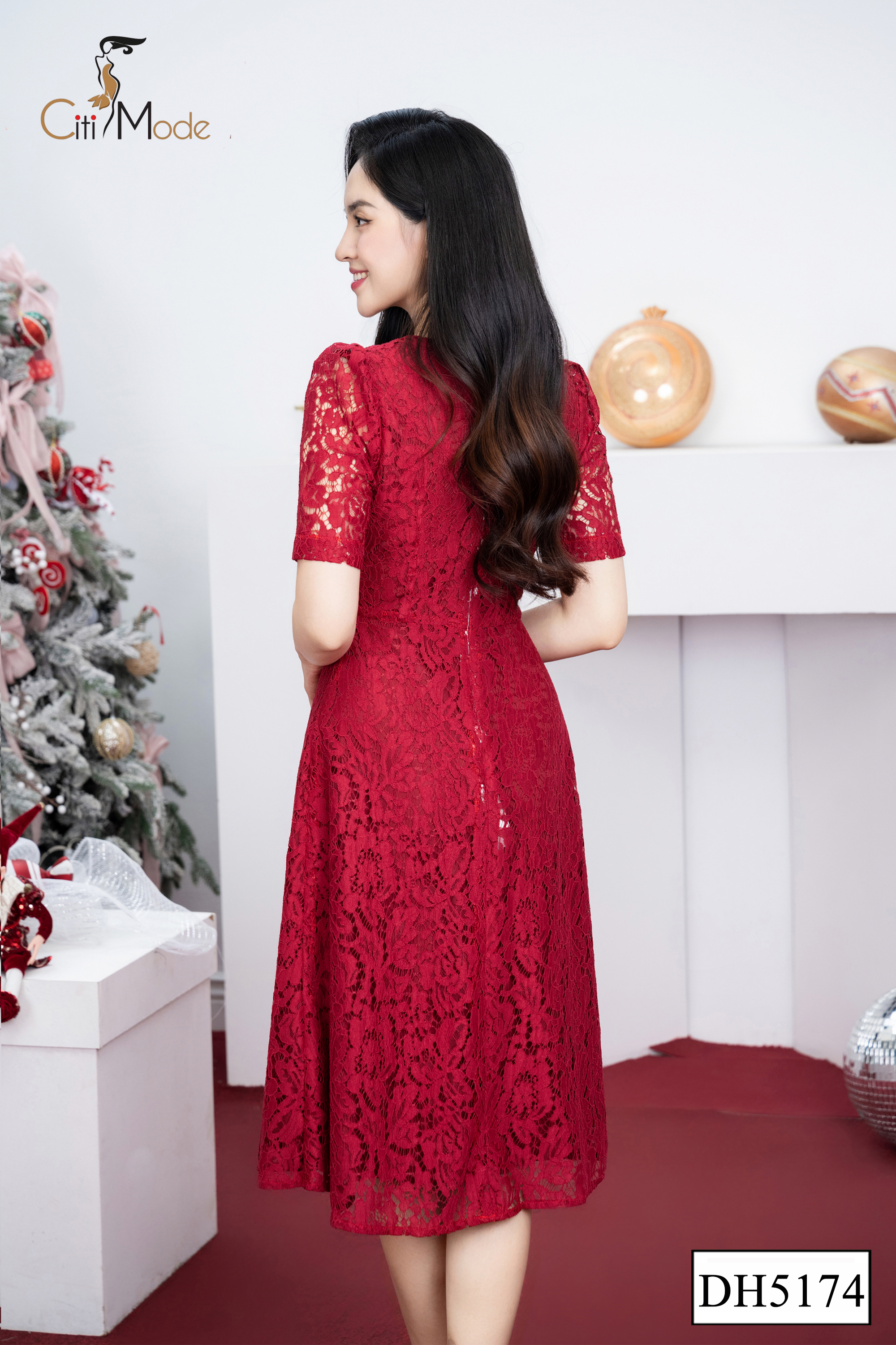 Đầm xoè ren đỏ cổ V lệch_thumbnail_1