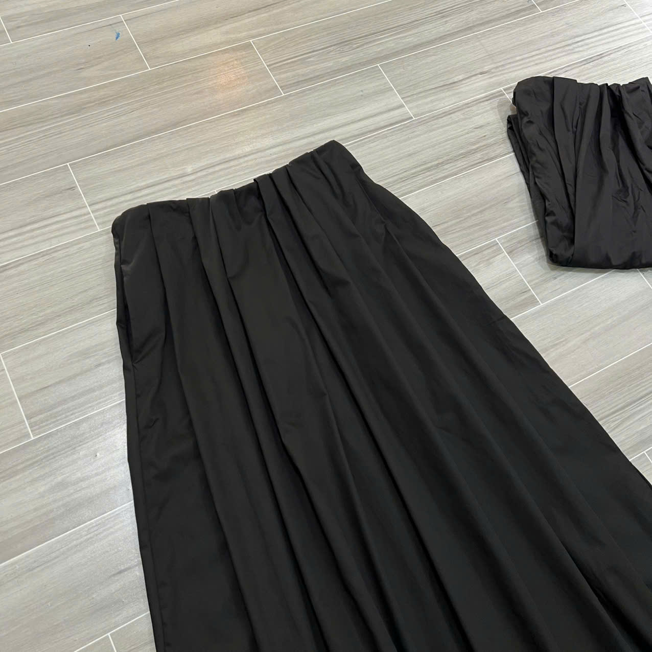 V137- CHÂN VÁY ĐEN_thumbnail_6