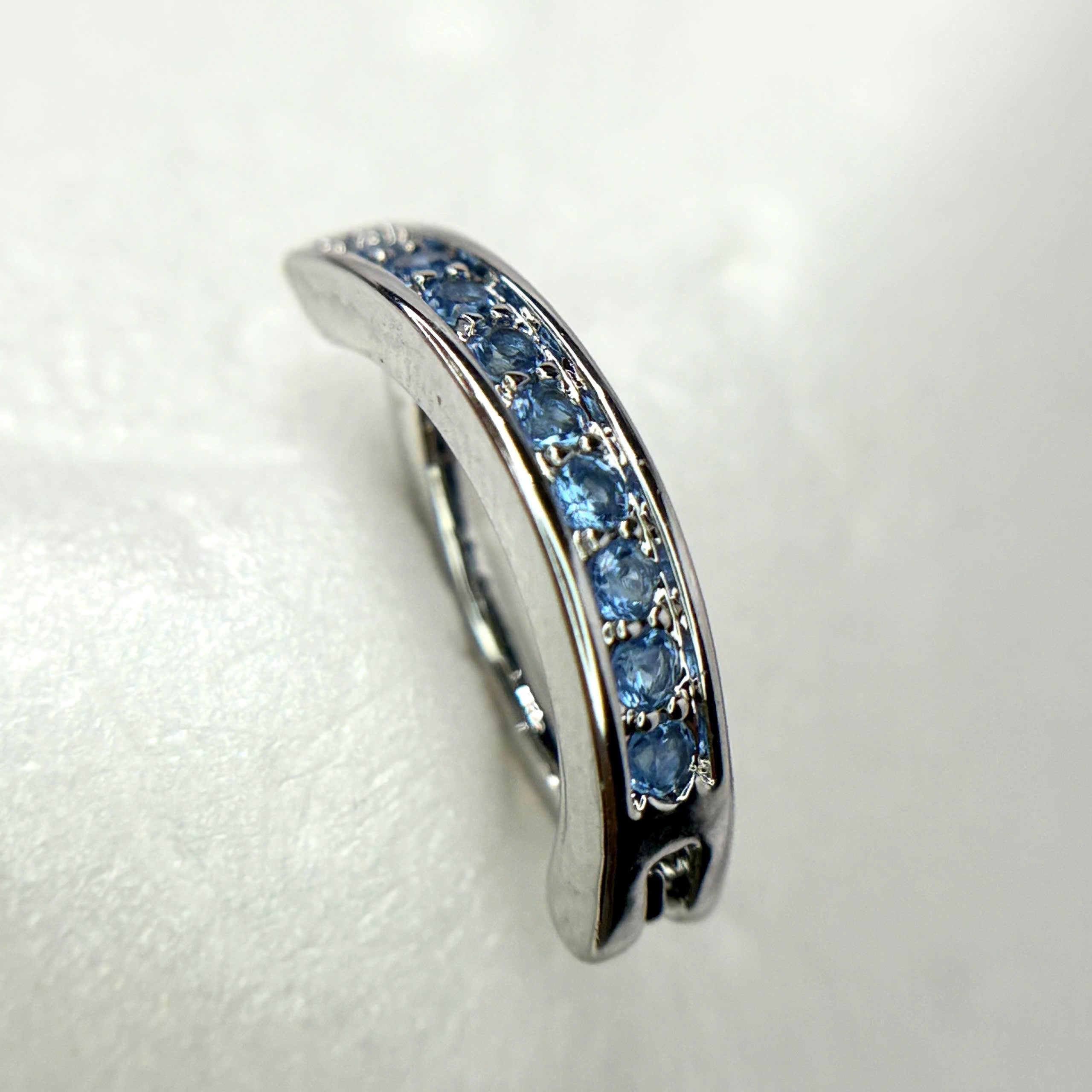 Rốn vòng đá xanh dương