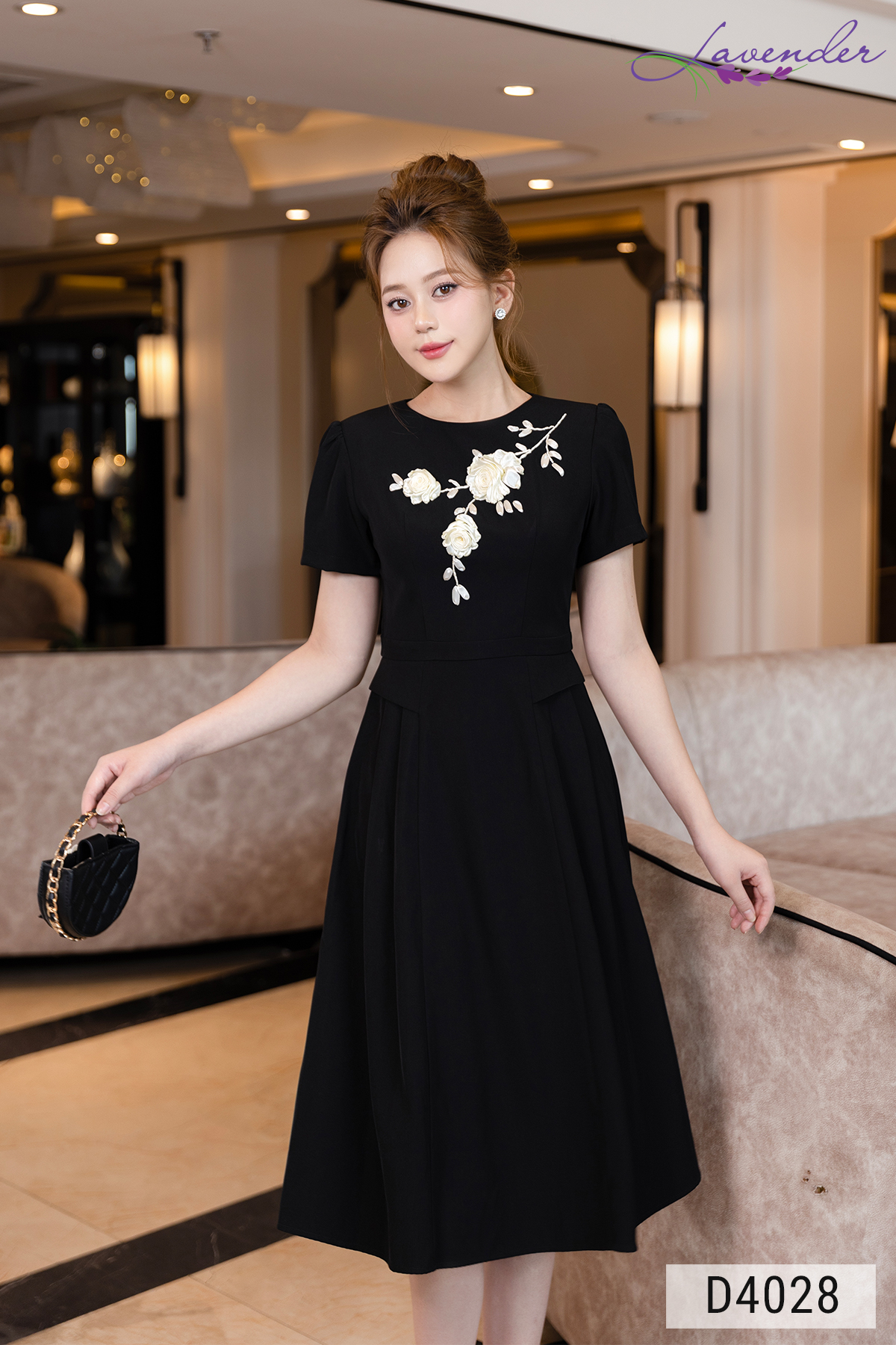 Đầm xòe đen cổ tròn xếp ly thêu hoa D4028_thumbnail_3