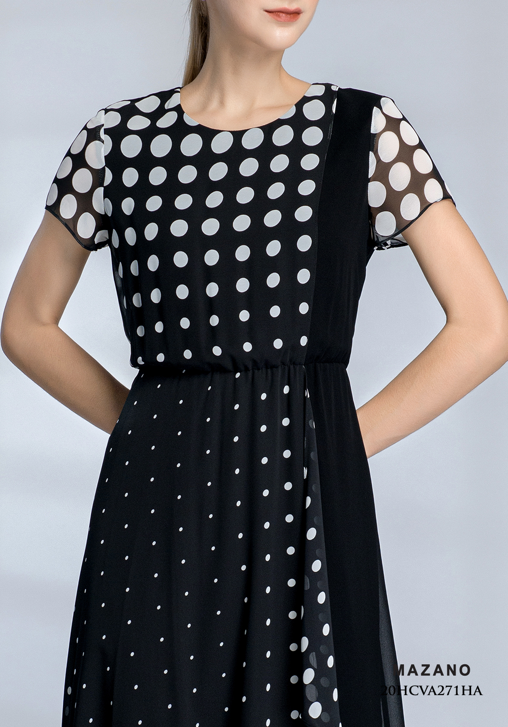 Đầm đen chun bùng eo phối tà chấm bi_thumbnail_4