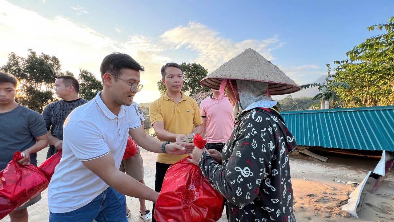 z6982116200160_447b4b6ebe93d518773b2c47b1f2ff54